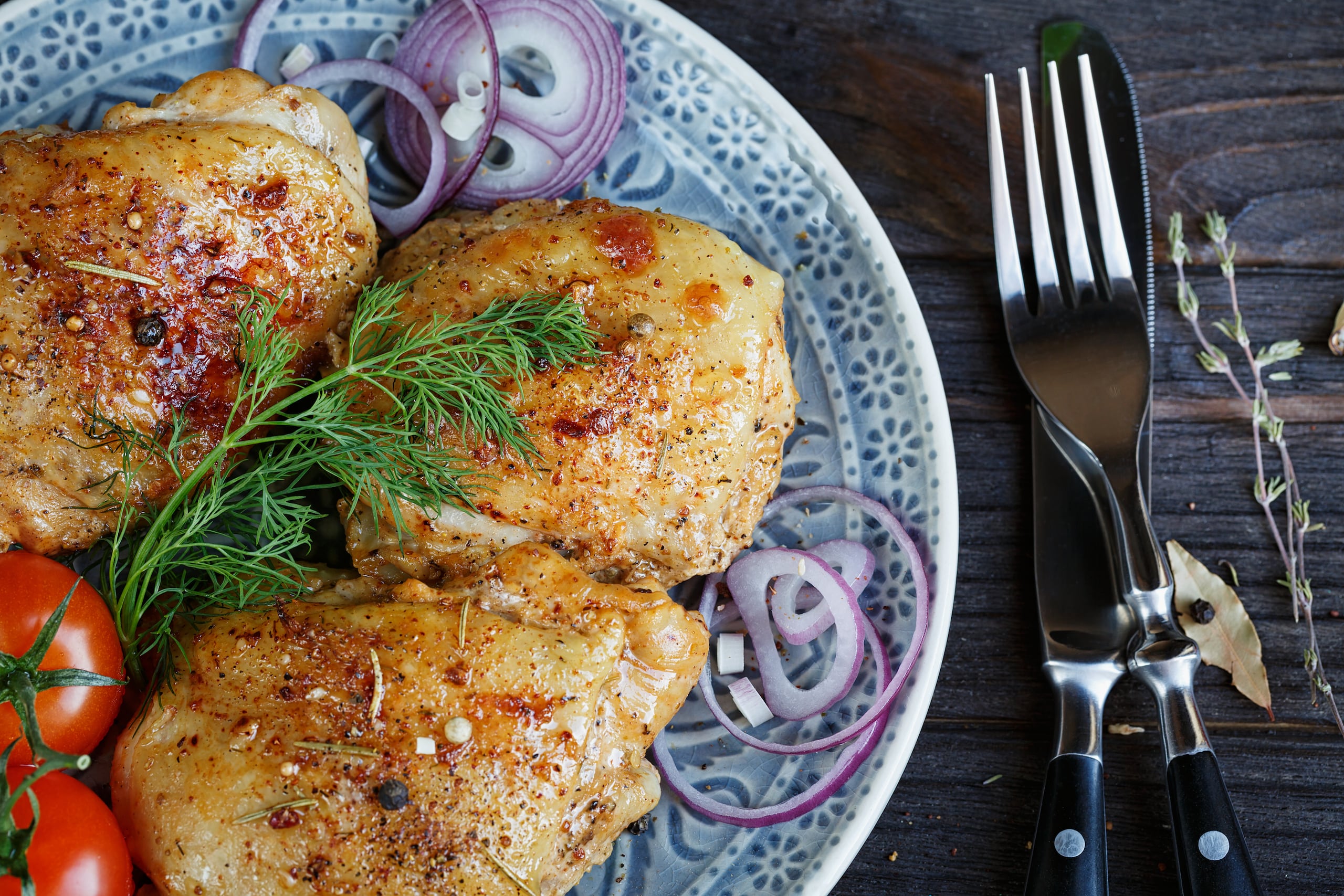 Roasted,Chicken,And,Vegetables,On,Dark,Wooden,Background