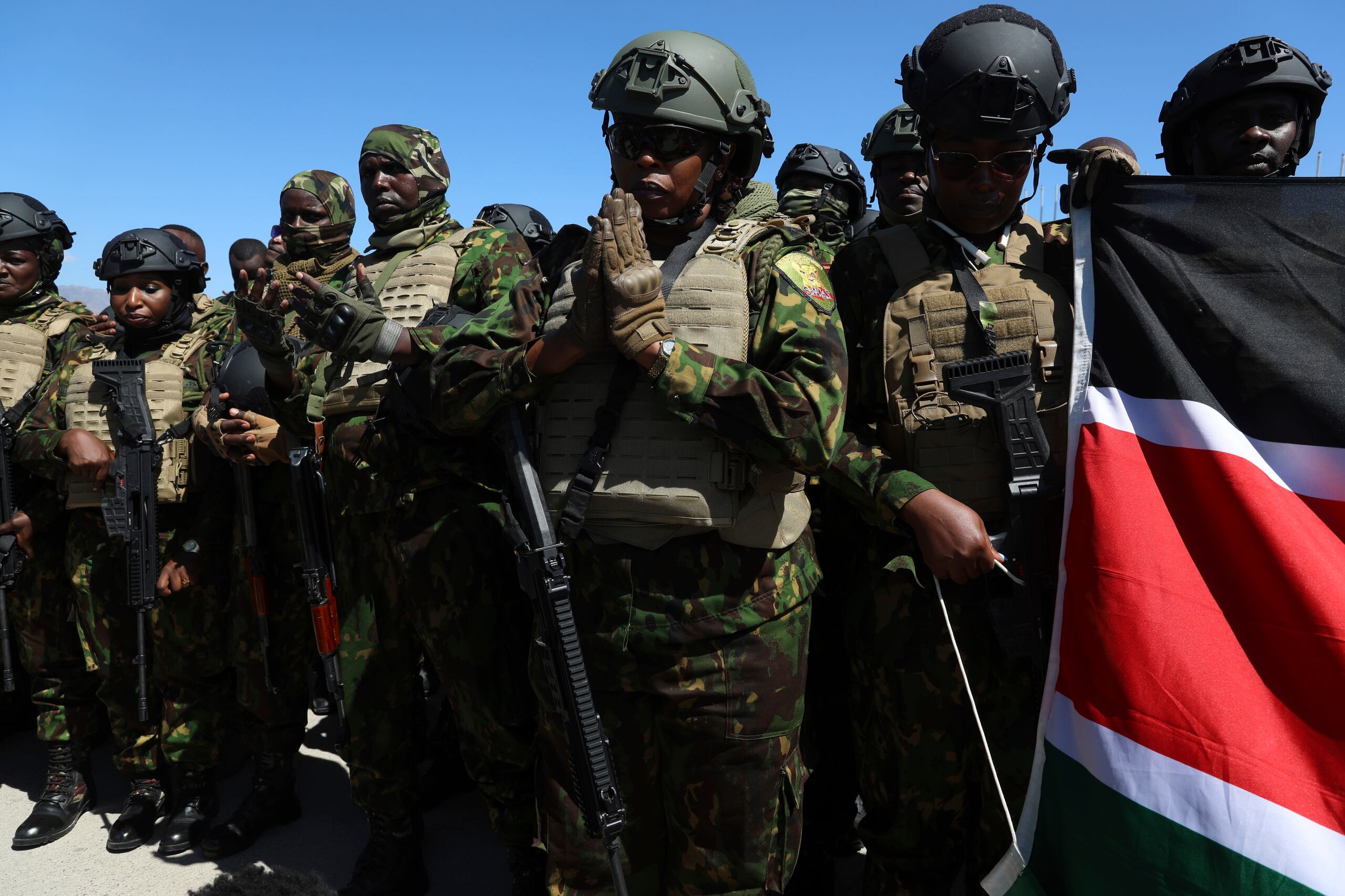 Los 200 agentes del país africano se unen a más de 600 kenianos que ya trabajan, junto a la Policía Nacional de Haití, como parte de una fuerza multinacional.