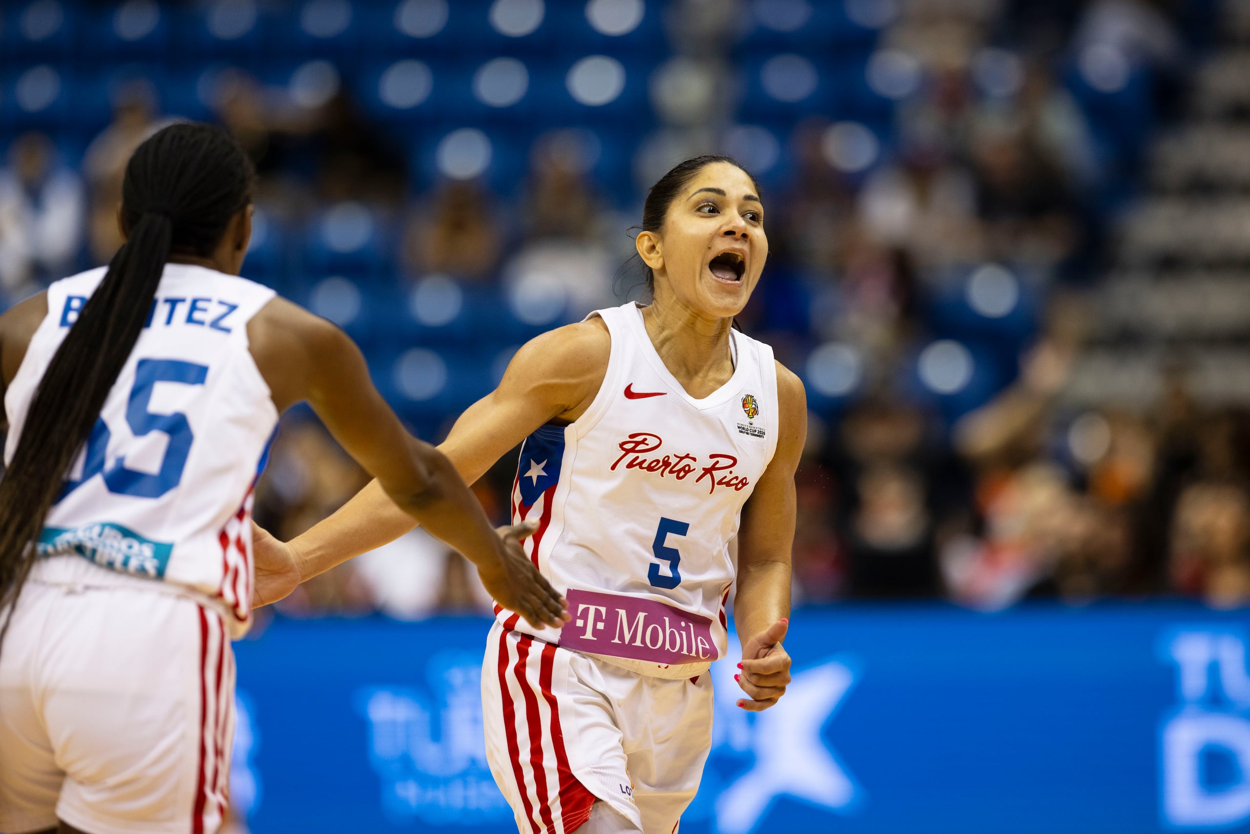 Pamela Rosado celebra uno de sus triples ante Nueva Zelanda.