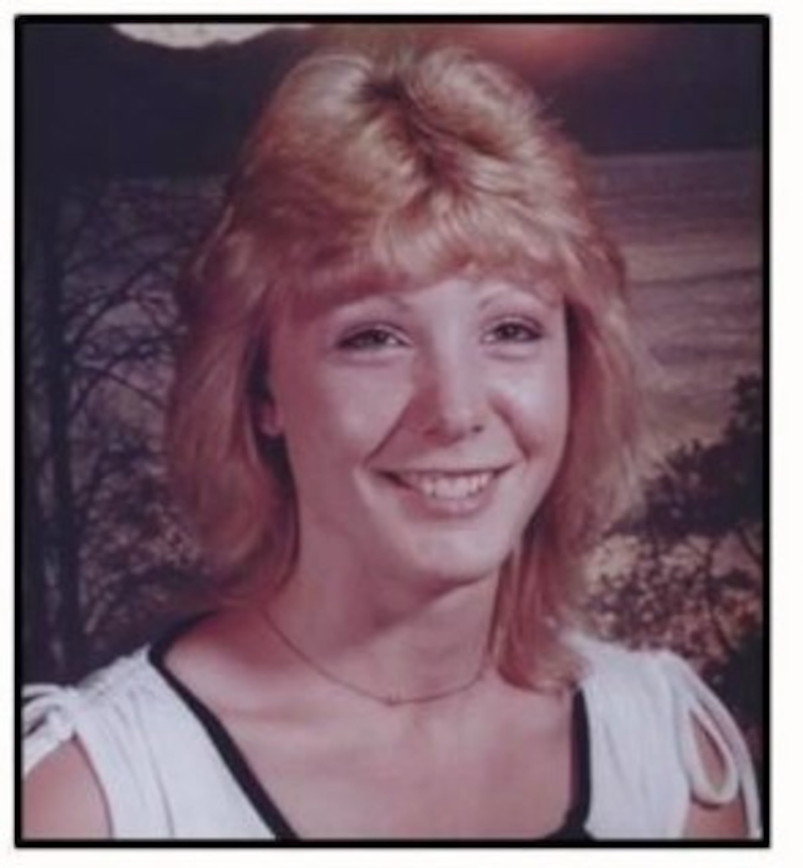 Sheri Jo Elliott, de 16 años fue reportada desaparecida 16 de noviembre de 1983, luego de no regresar a casa de la escuela en Flint.