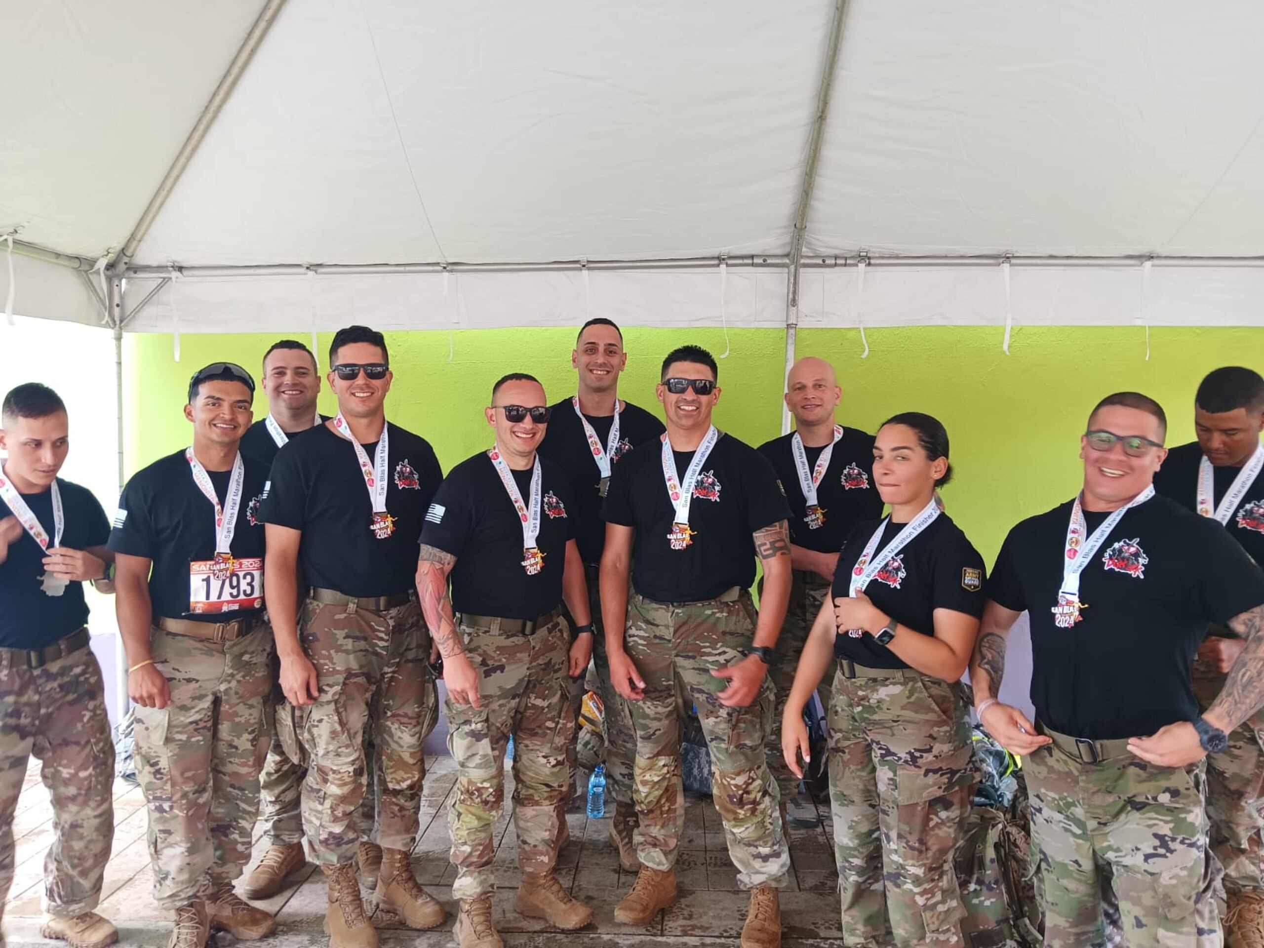 El Batallón de la Guardia Nacional de Coamo corrió este domingo en San Blas.