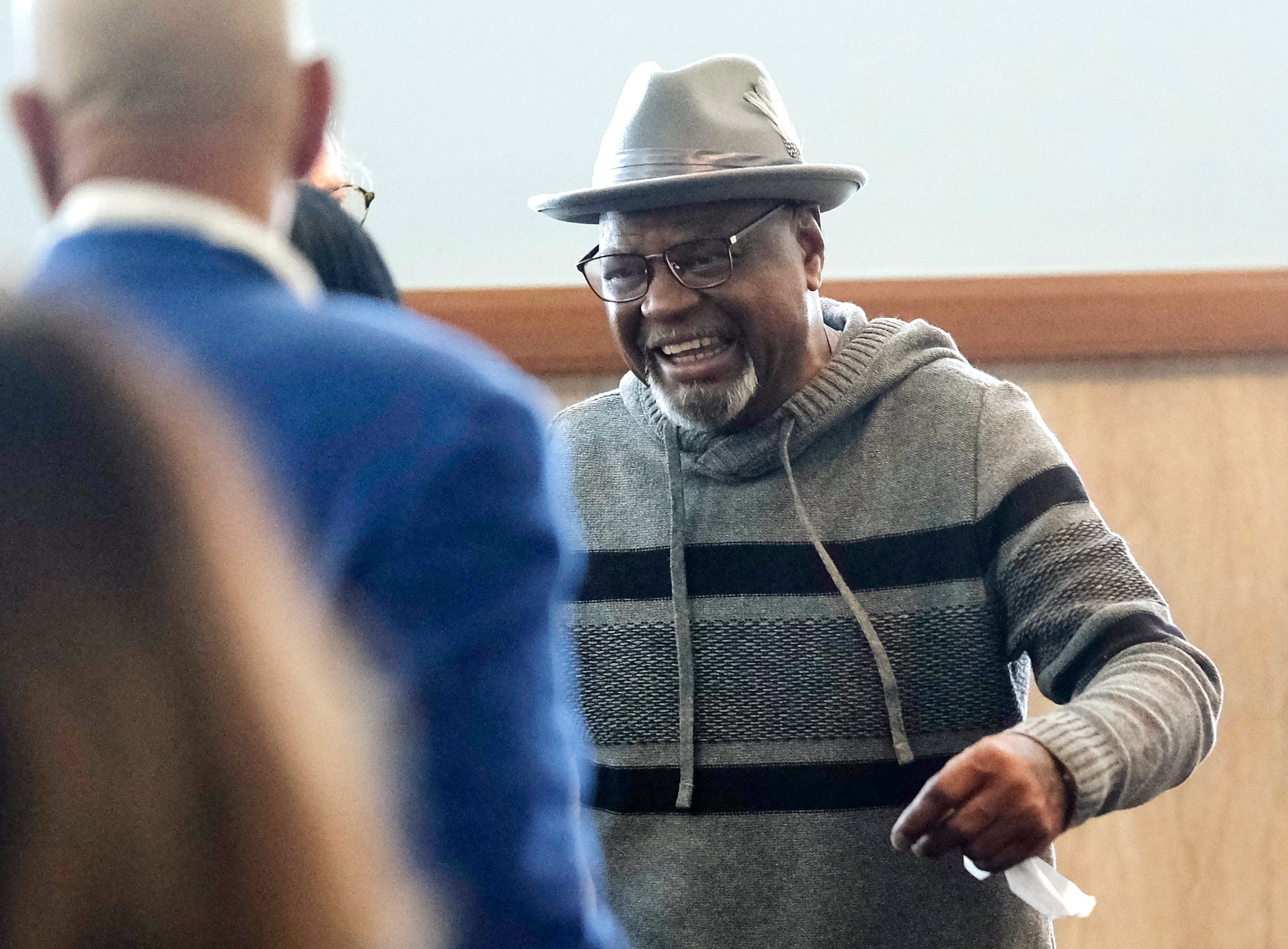 Simmons cumplió 48 años, un mes y 18 días desde su condena, lo que le convierte en el preso estadounidense que más tiempo lleva en la cárcel en ser exonerado.