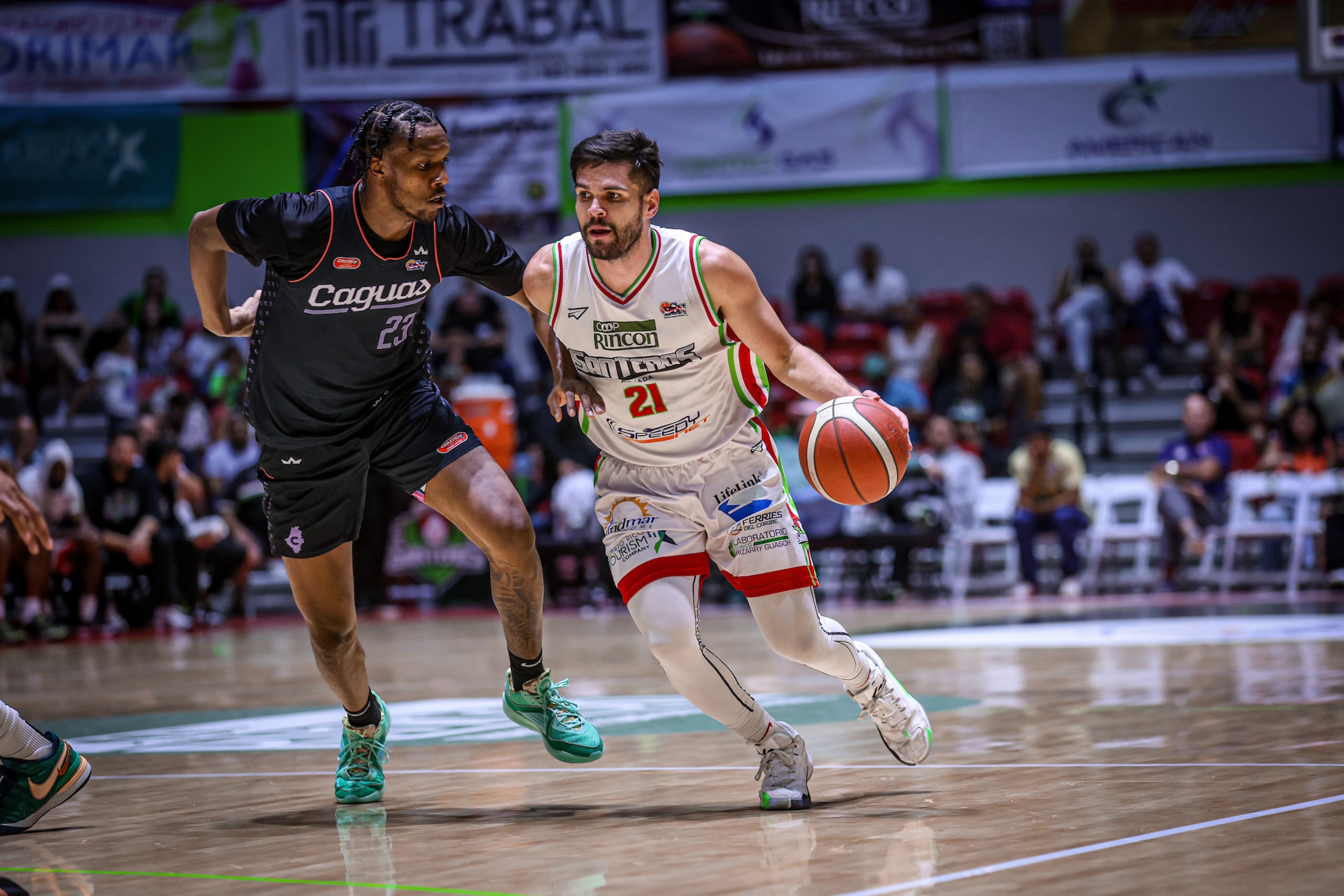 Iván Gandía es un de los jugadores de los Santeros.