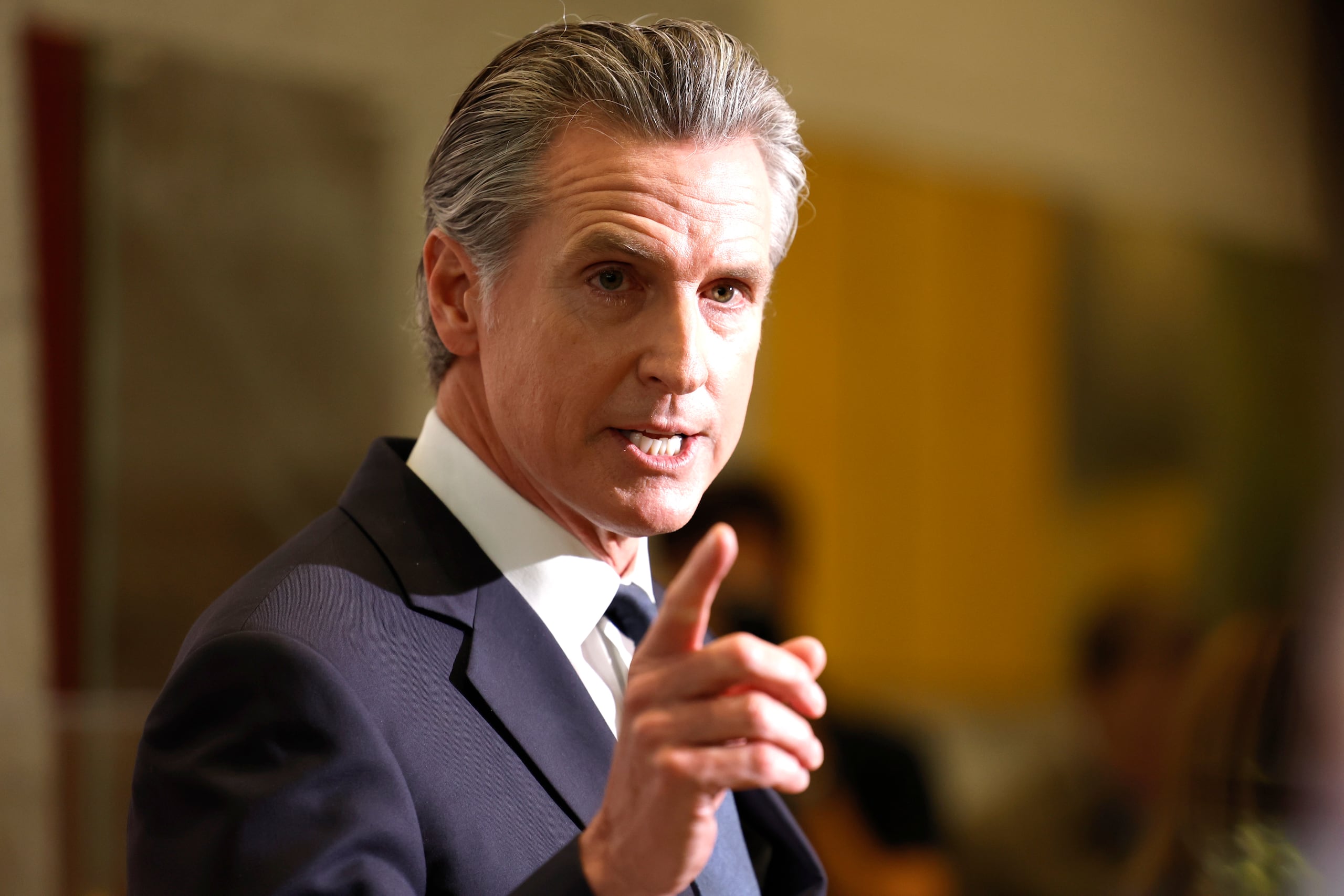 Gobernador de California, Gavin Newsom.