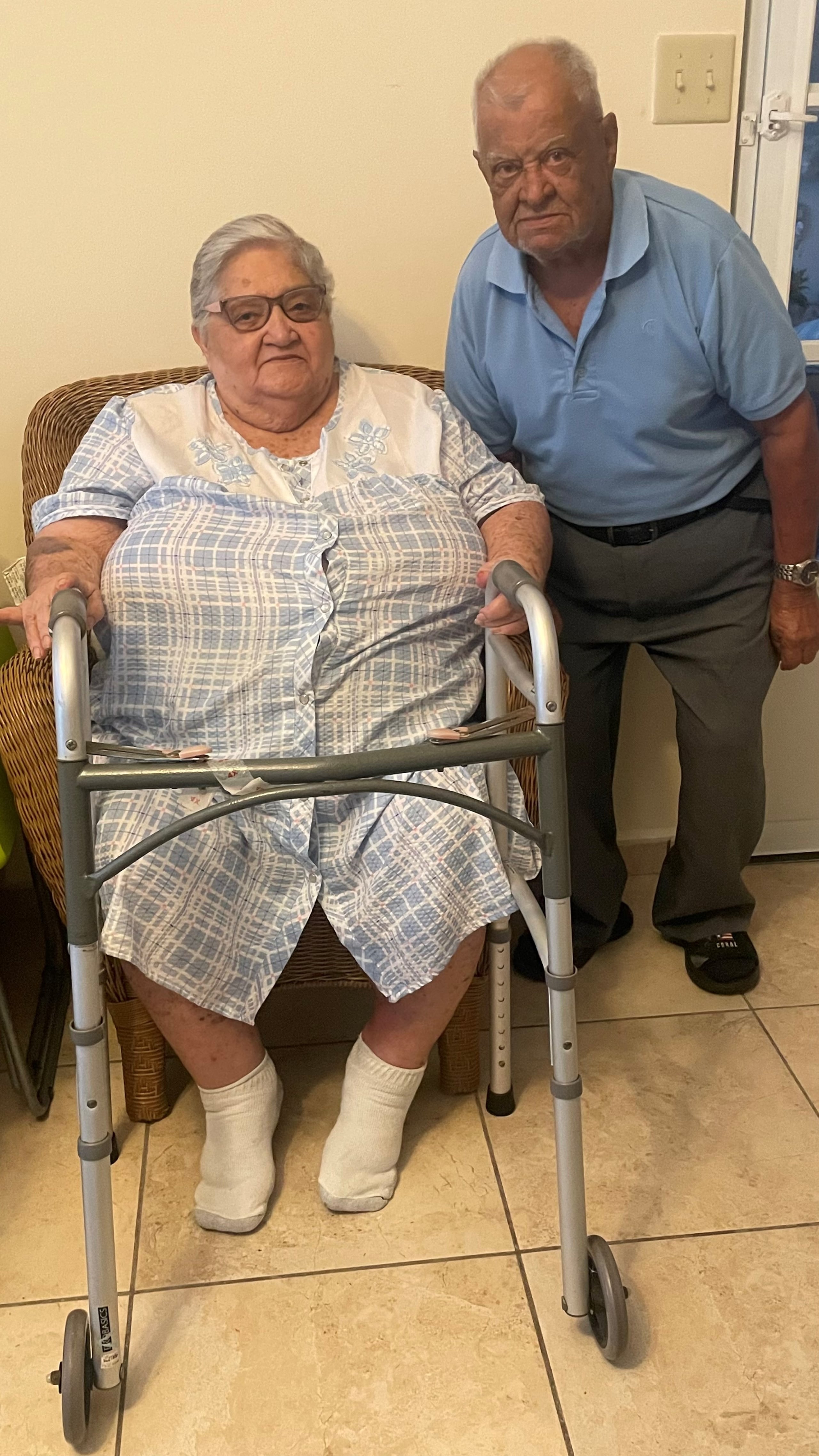 Beneida y Eliezer necesitan ayuda para reconstruir su hogar.