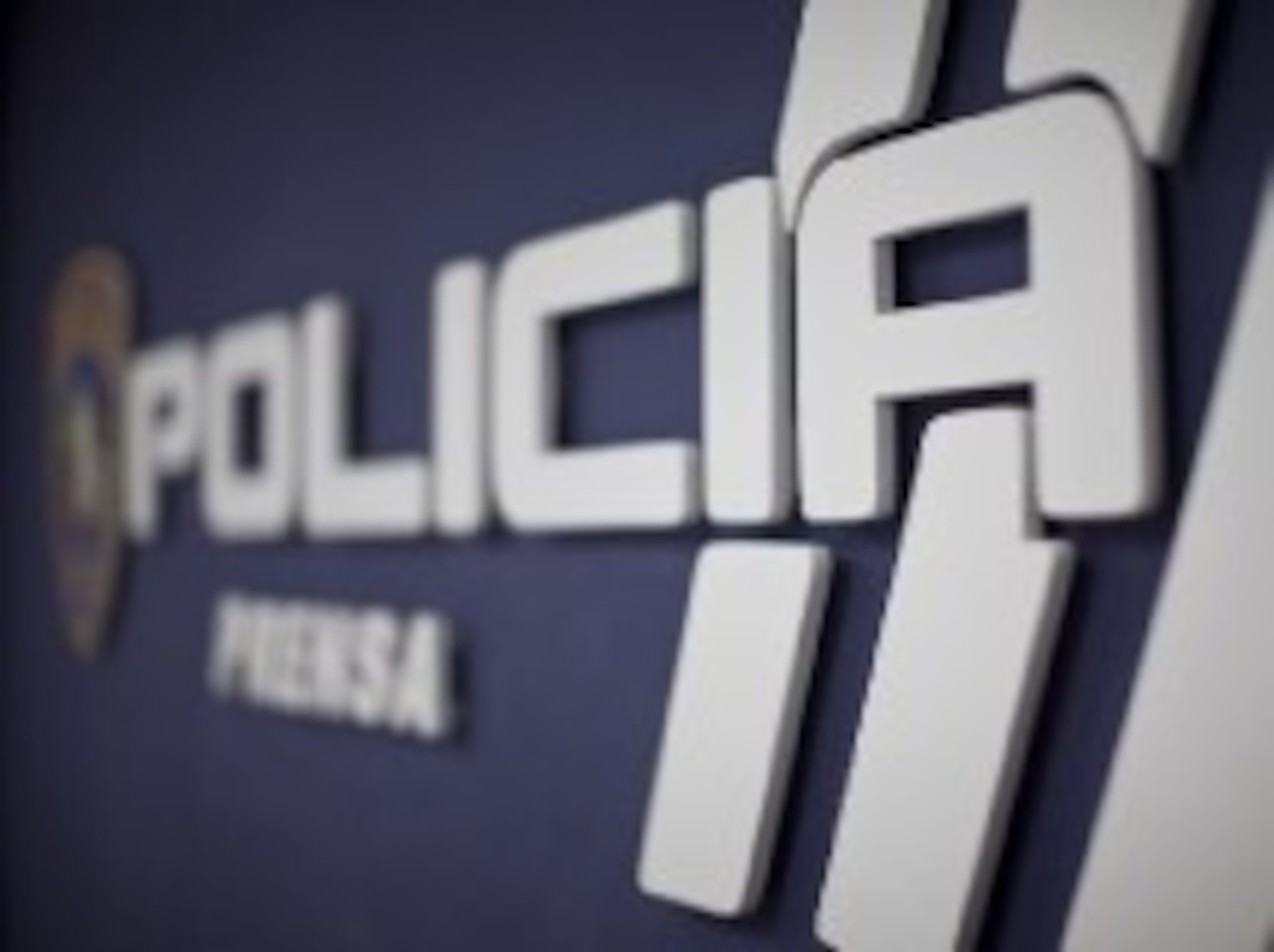 Según la Policía, la víctima fue agredida a los puños y patadas por tres mujeres y un hombre. (Archivo)