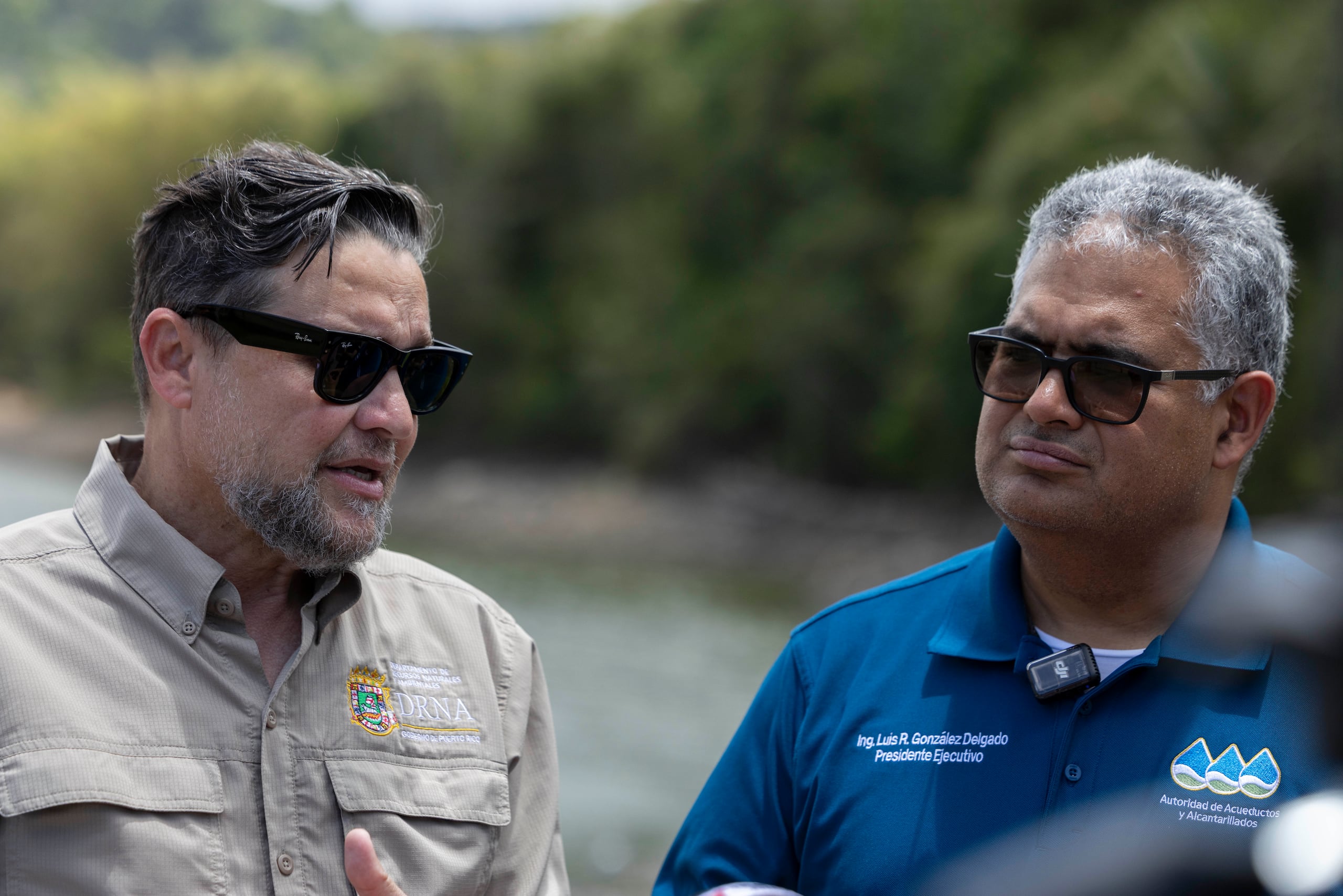 El secretario del DRNA, Waldemar Quiles y el presidente de la AAA, Luis González, trabajan junto en este operativo junto a DACO.