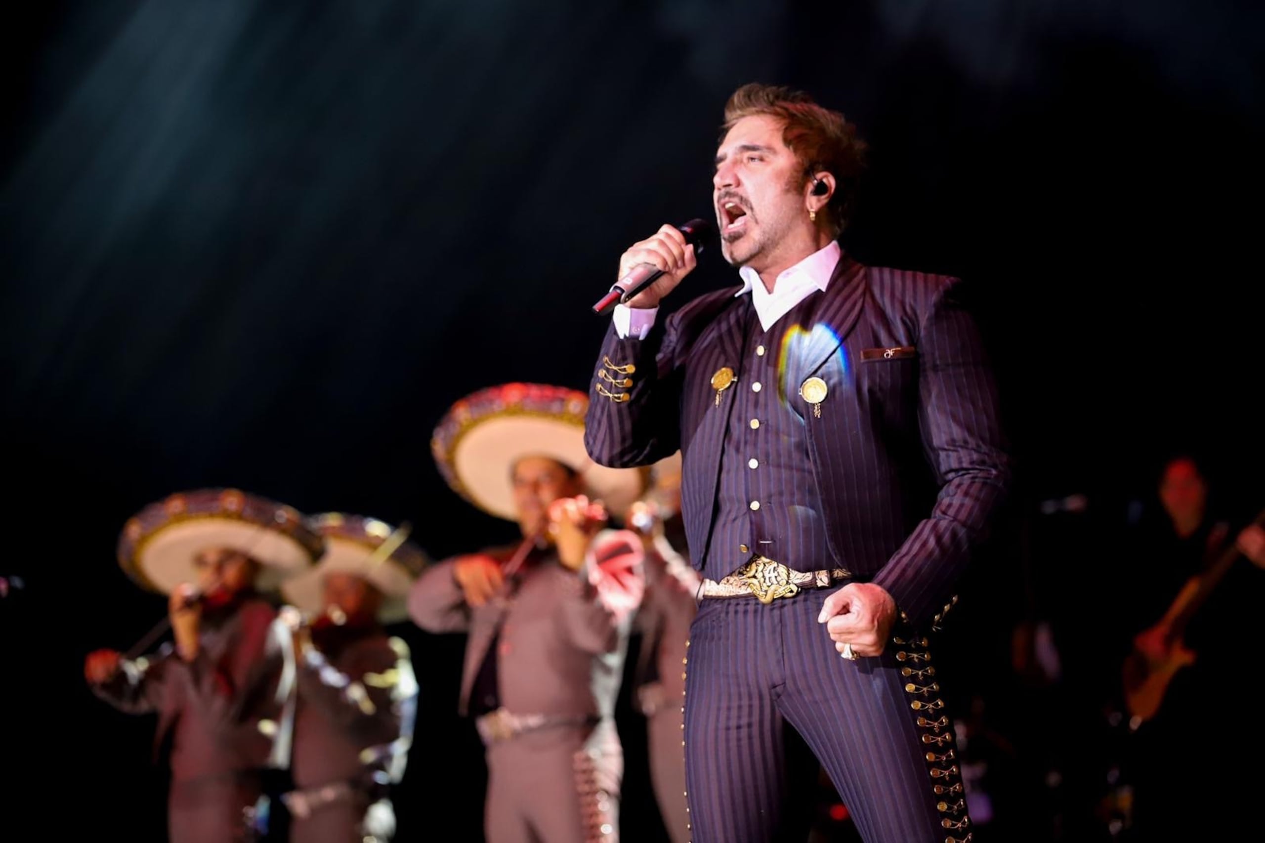 El mexicano continuará esta gira por varios escenarios.