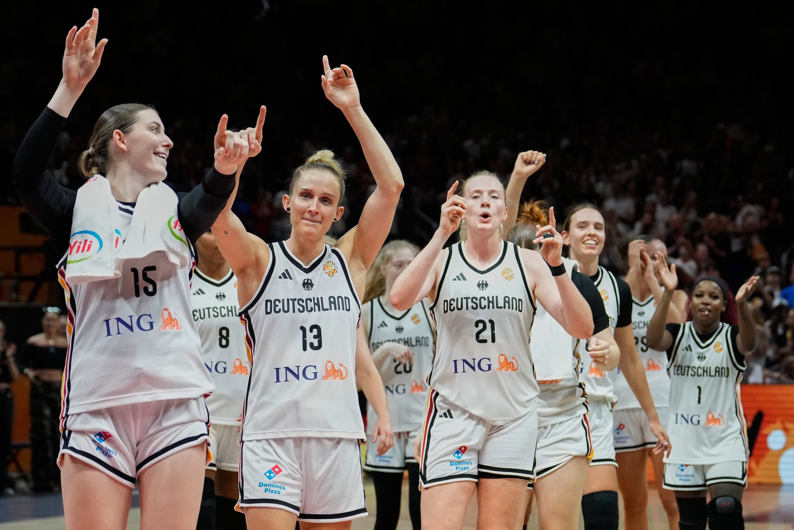 Las jugadoras de la selección de Alemania celebran.