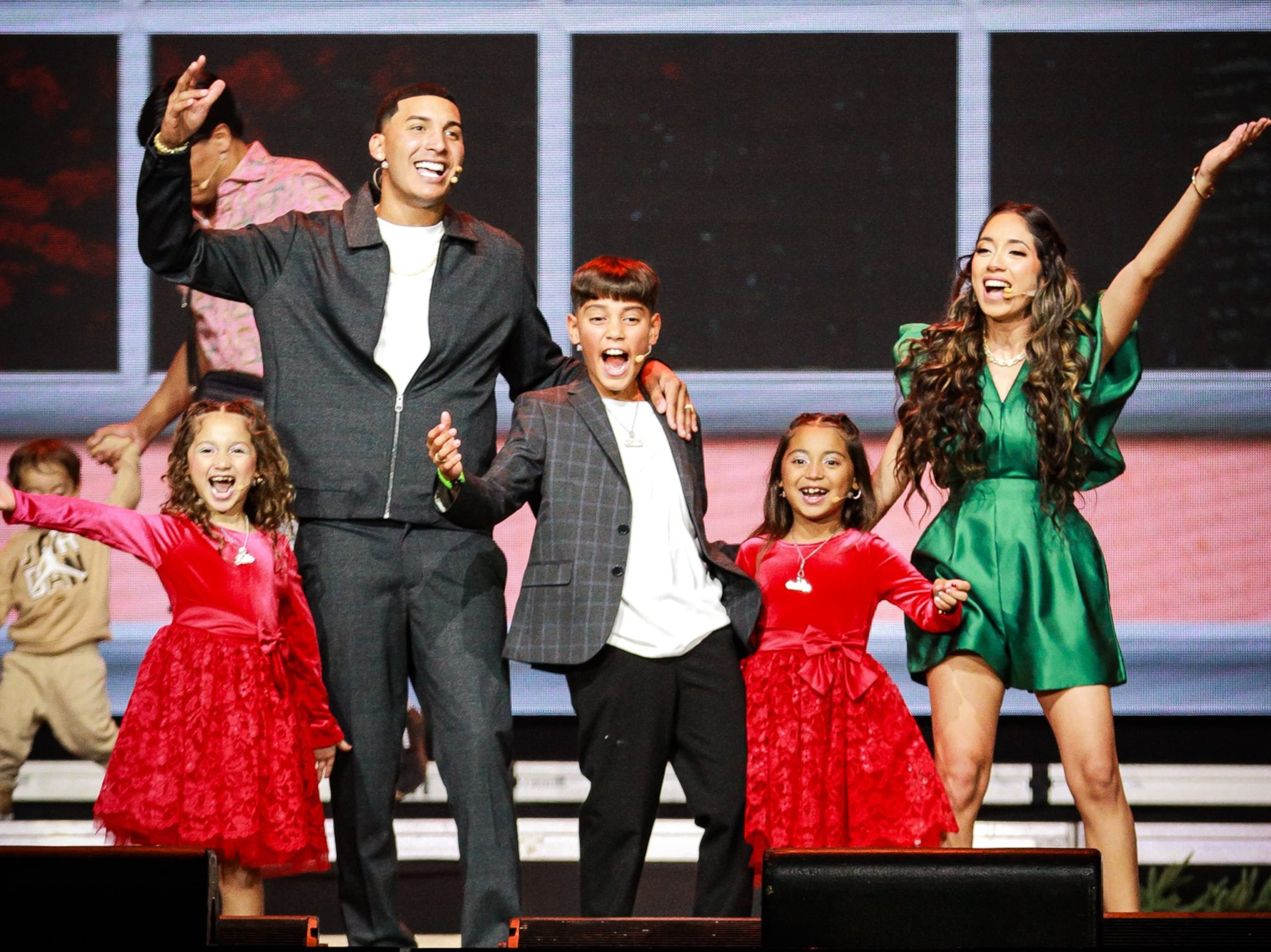 La familia puertorriqueña, que reside en el estado de Florida, logró hacer reír al público por hora y media.