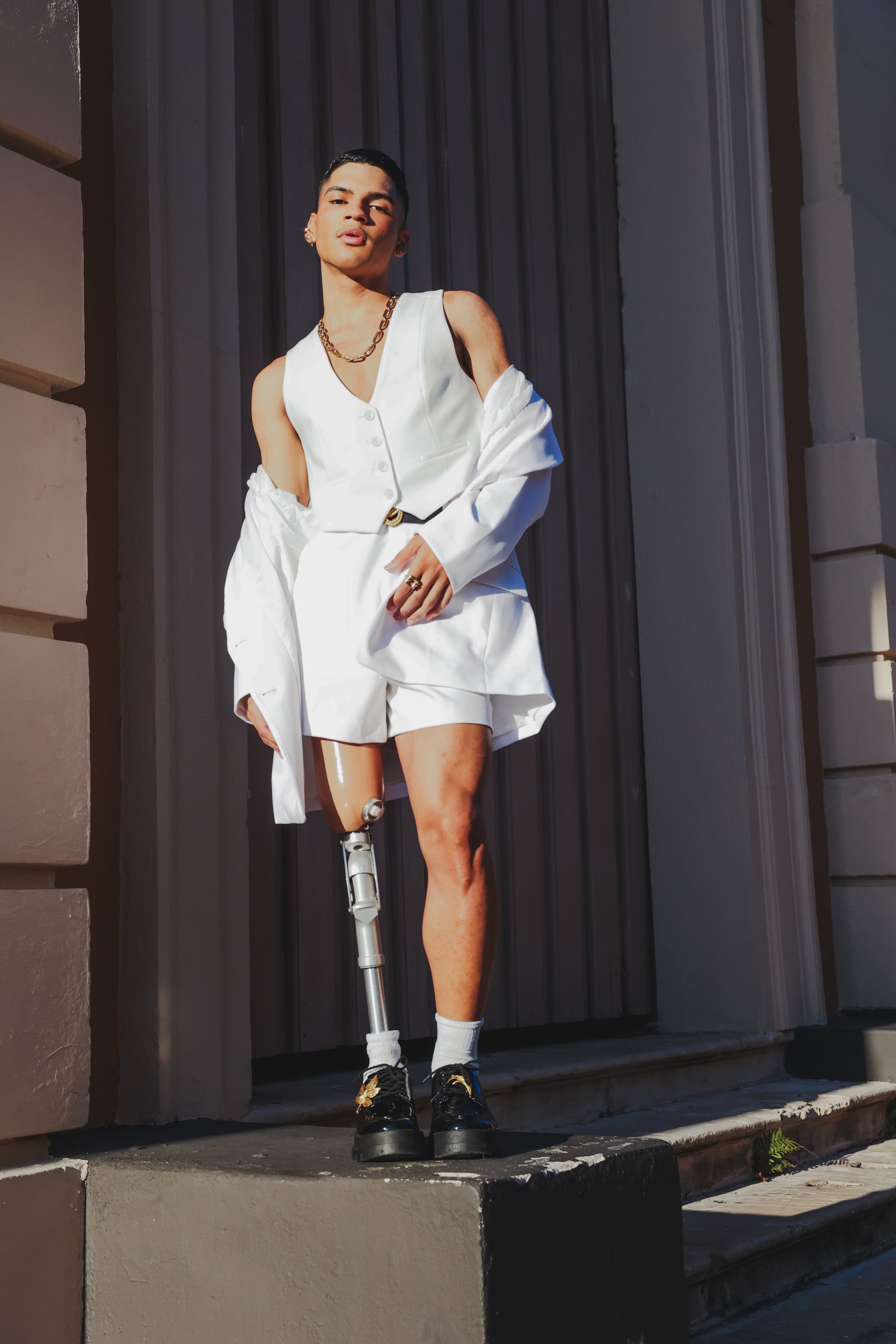 Kelvin es creador de contenido de temas de moda y joyería, en TikTok.