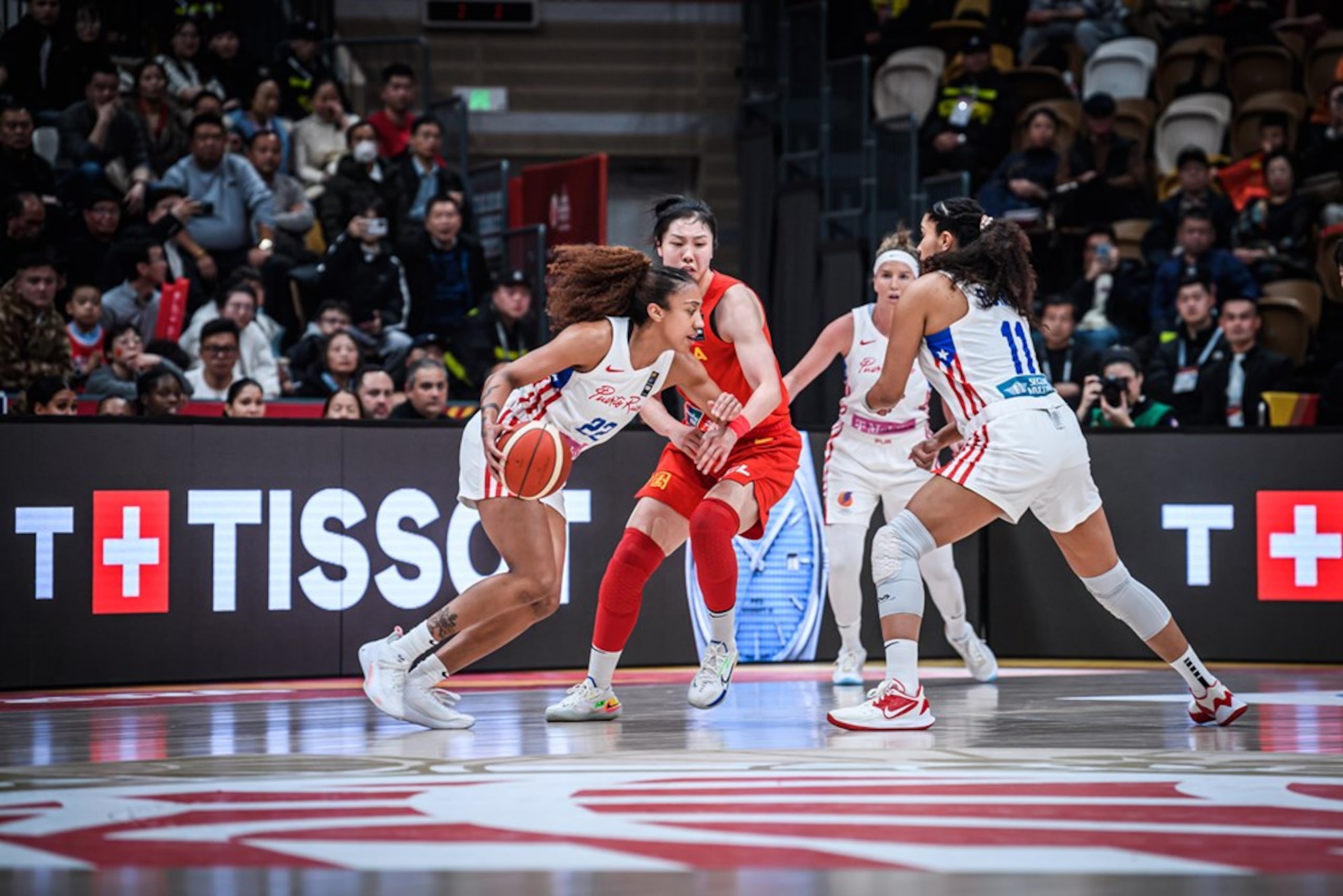 Puerto Rico terminó el preolímpico en Xi'An China jugando para marca de 1-2 y el boleto olímpico a París 2024. En la foto Arella Guirantes, quien fue la mejor anotadora de Puerto Rico ante China. (FIBA)