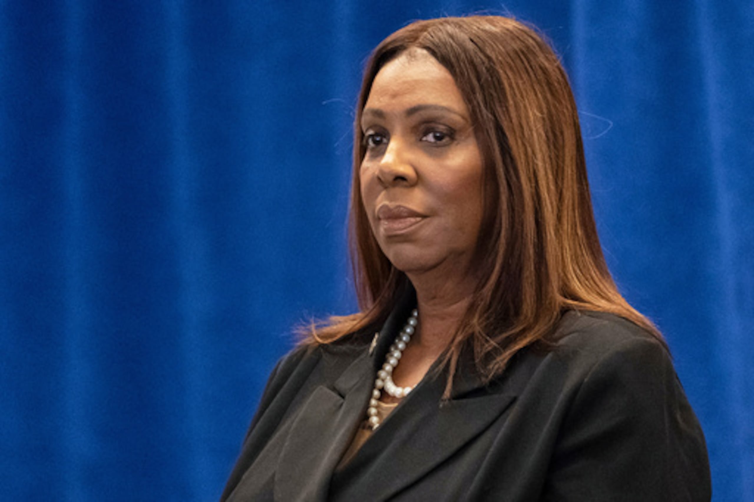 “Si esta fusión sigue adelante, los precios del cable se dispararán para los consumidores de Nueva York y de todo el país”, declaró Letitia James, fiscal general de Nueva York.