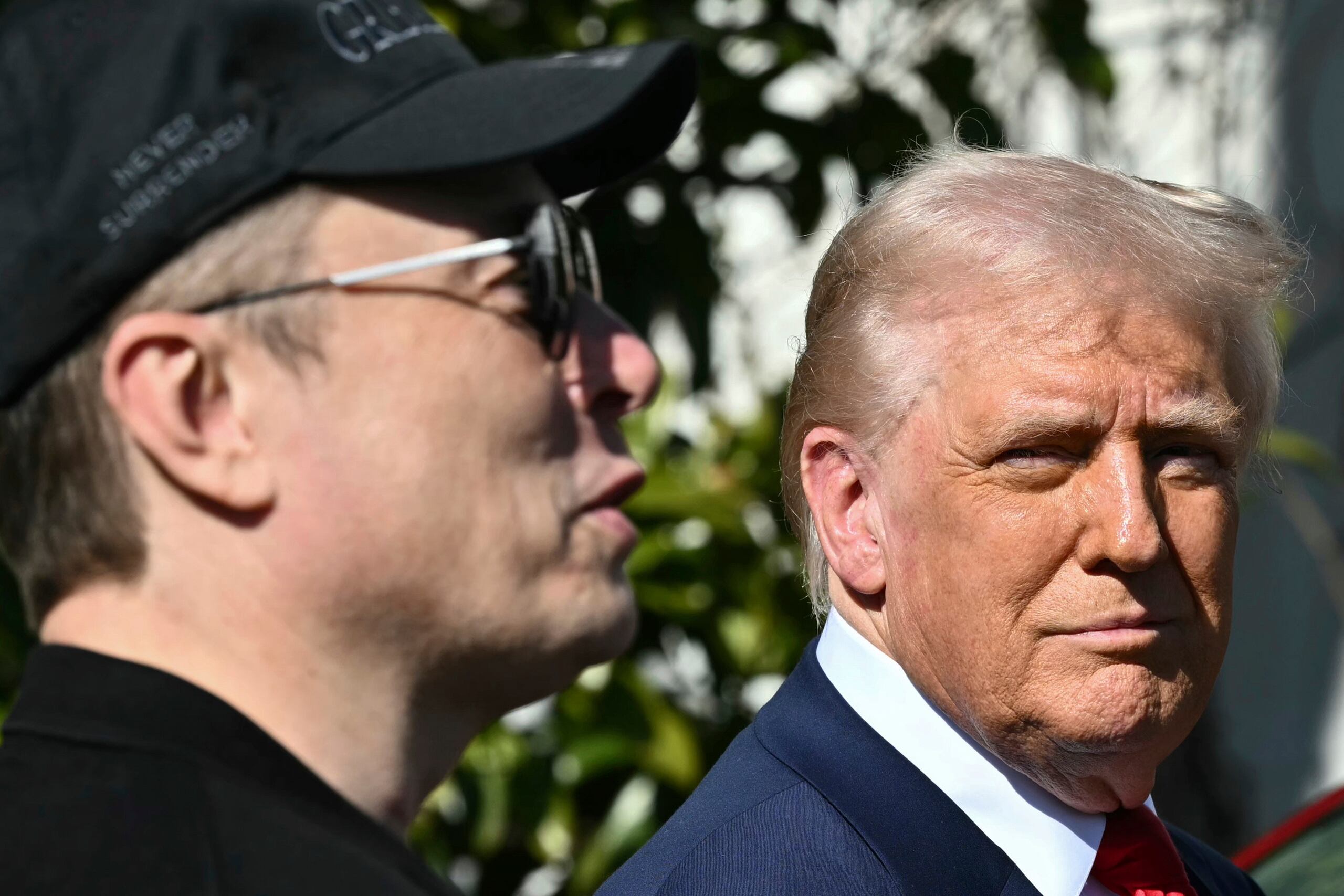 Elon Musk y Donald Trump continúan su intercambio de críticas.