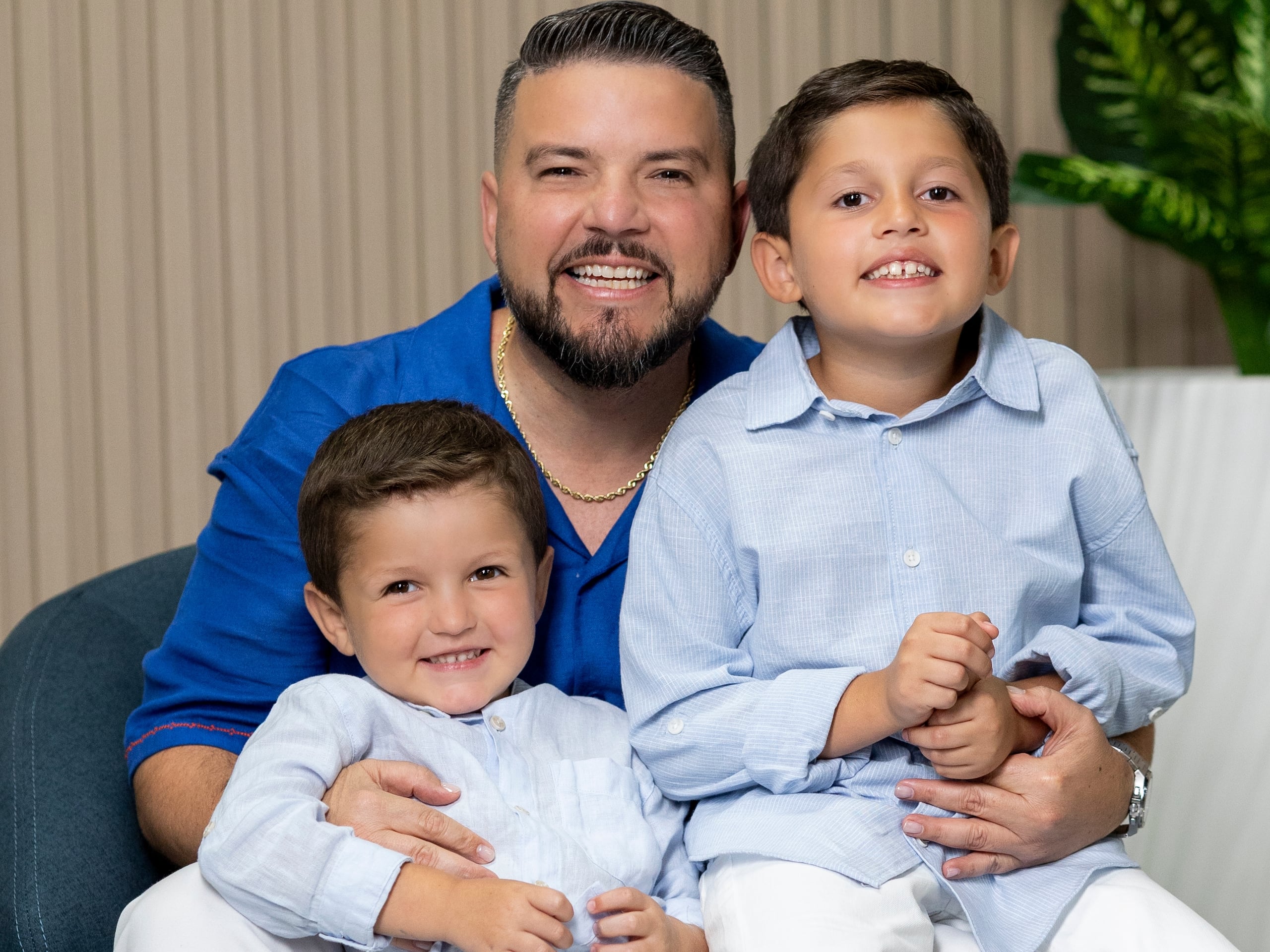Julio Daniel Guzmán, “El JD” con Ignacio y Daniel.