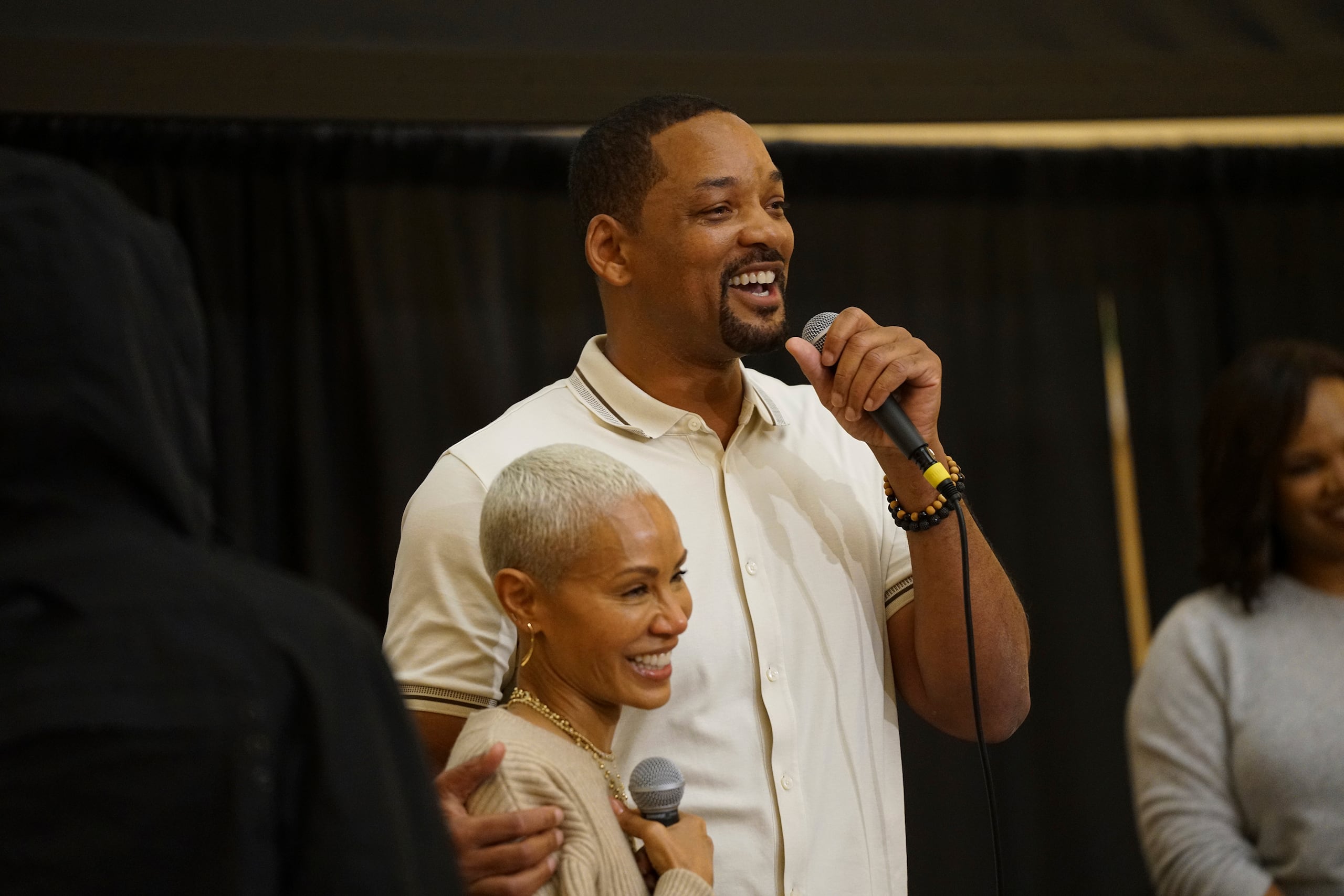 No se ha confirmado si Will Smith, de quien Pinkett está separada desde hace años, se encontraba en la residencia en ese momento.