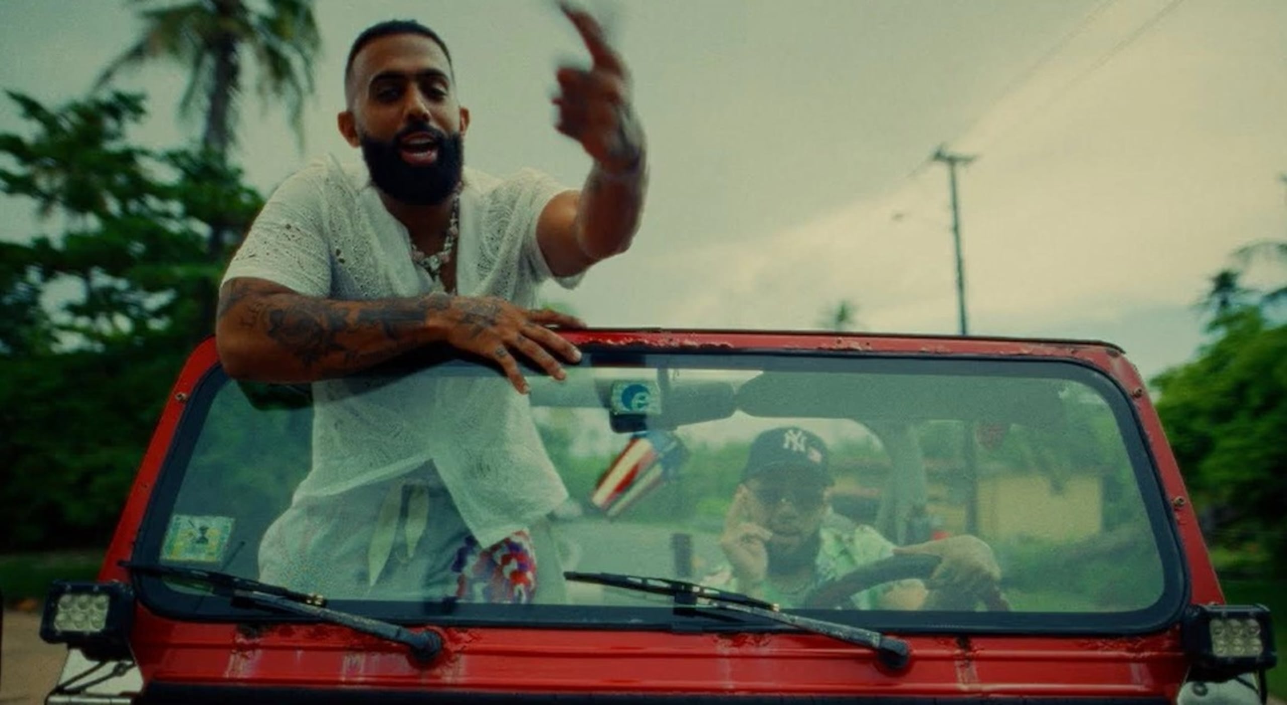 El sencillo de trap tropical-urbano, ya estrenó y es una nueva versión del éxito ‘100%’ del fallecido rapero Big Pun en 2009.