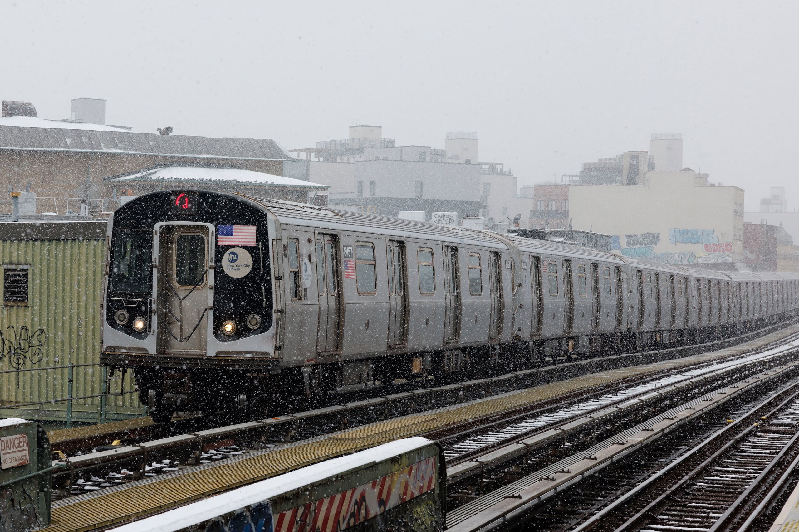 Varias personas diagnosticadas con enfermedades mentales han empujado a personas a las vías del tren y el más reciente incidente, esta semana, costó la vida a un hombre de 54 años (EFE)