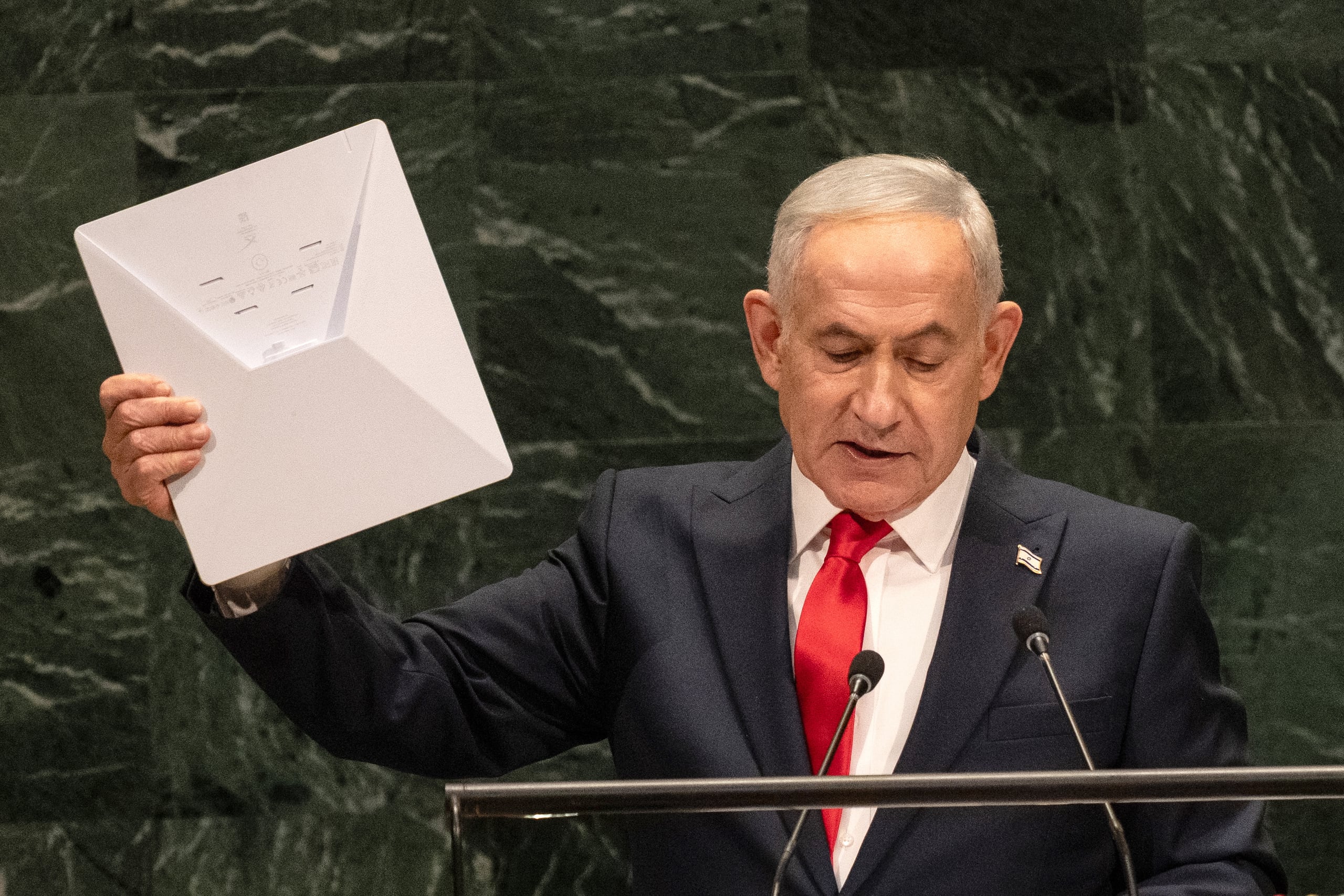 El primer ministro israelí, Benjamín Netanyahu, durante su intervención en la Asamblea General de la ONU en Nueva York (EE.UU.) EFE/EPA/LEV RADIN