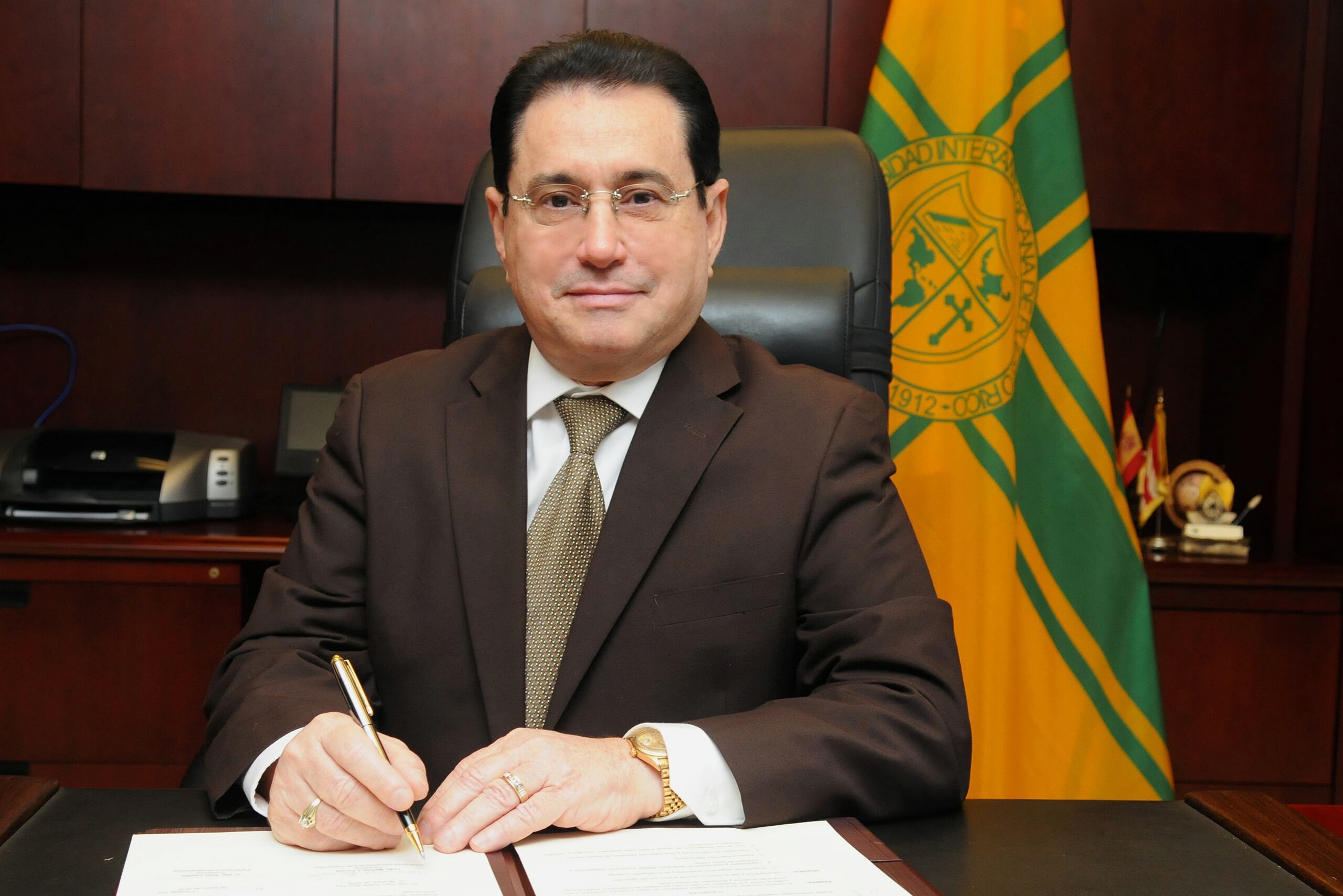 El licenciado Manuel J. Fernós fue presidente de la Universidad Interamericana desde el 1999 hasta el 2022.