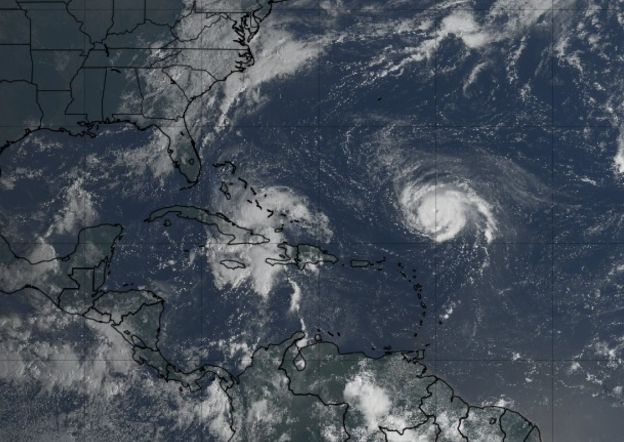 EL NHC exhortó a los residentes “a lo largo de la costas este de los Estados Unidos, desde Florida a Carolina del Norte” a monitorear el progreso de este sistema.