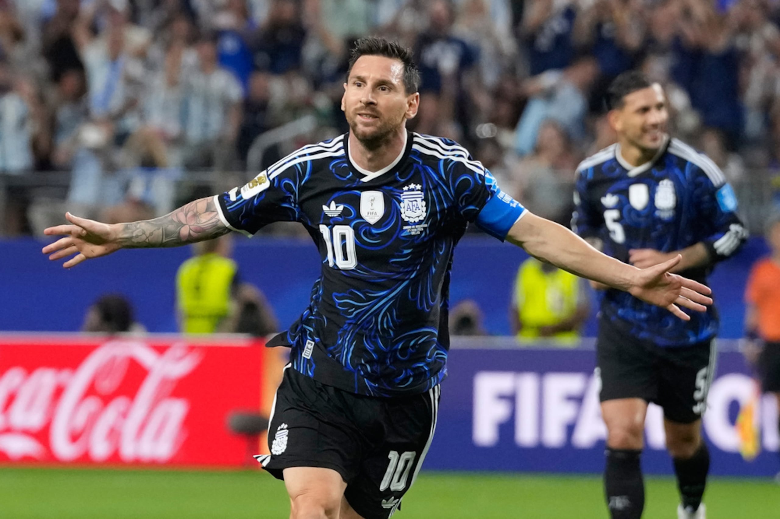 Lionel Messi (10) anunció su retiro de la selección de Argentina el pasado 31 de agosto, pero jugará un partido de despedida el 6 de octubre en un partido amistoso frente a Benín en Buenos Aires.