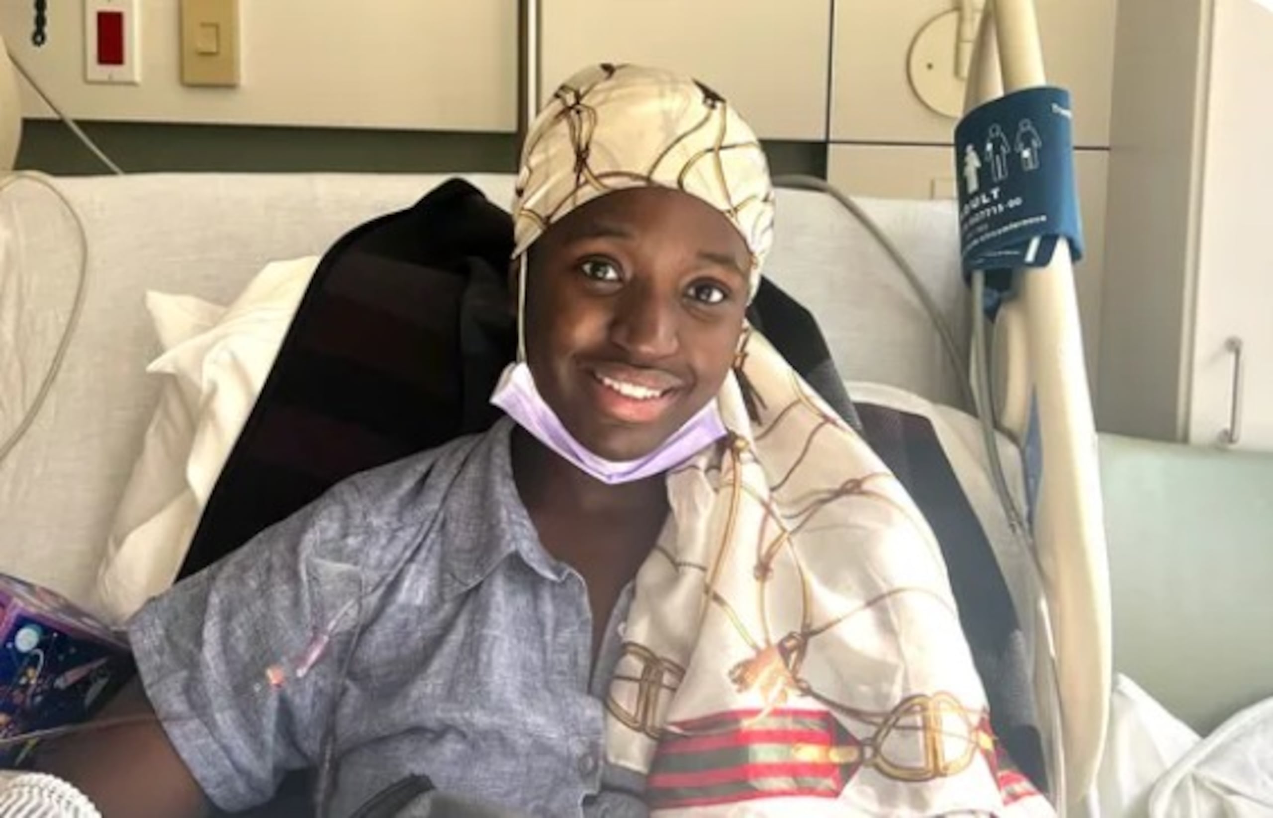 Tras el diagnóstico, una biopsia reveló que la joven presentaba un cáncer muy agresivo en etapa 4.