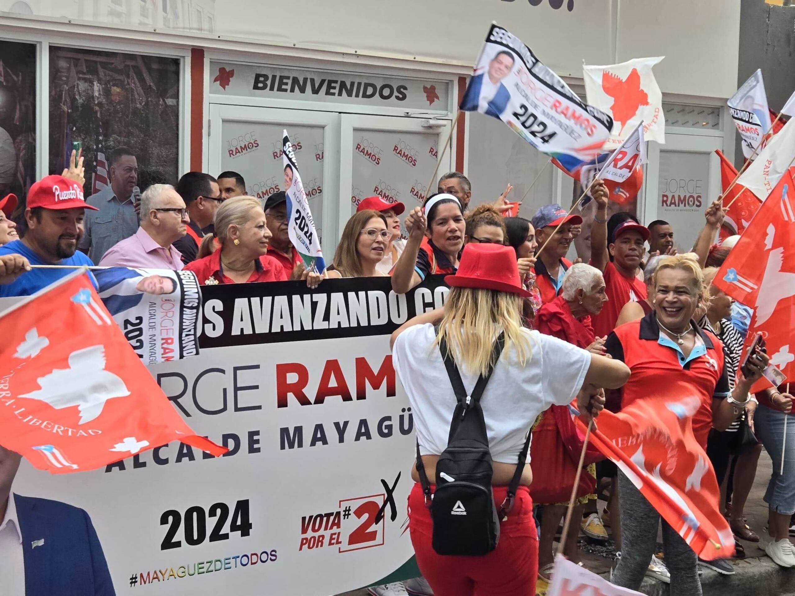 Así estaba el ambiente en el comité de campaña del alcalde interino de Mayagüez, Jorge Luis Ramos Ruiz.