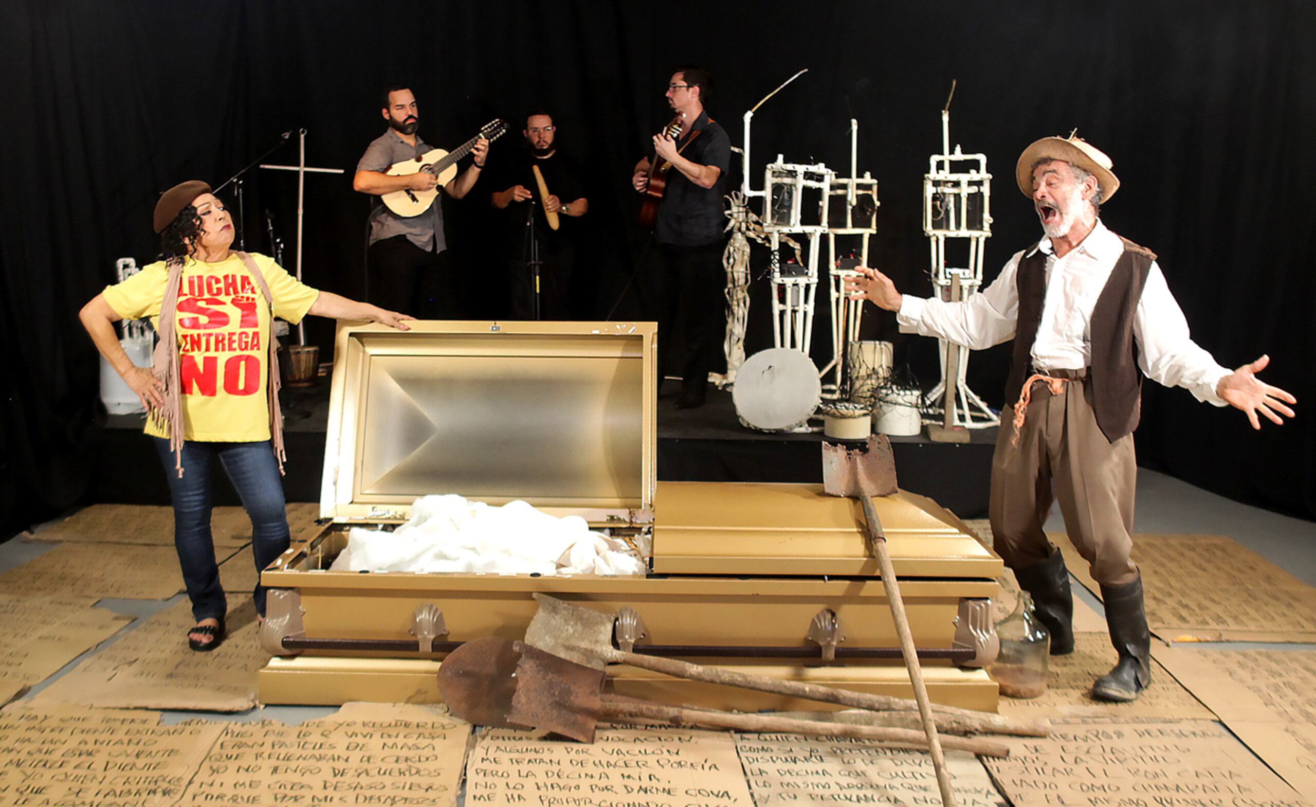 El montaje integra la música típica, en un careo con la música experimental.