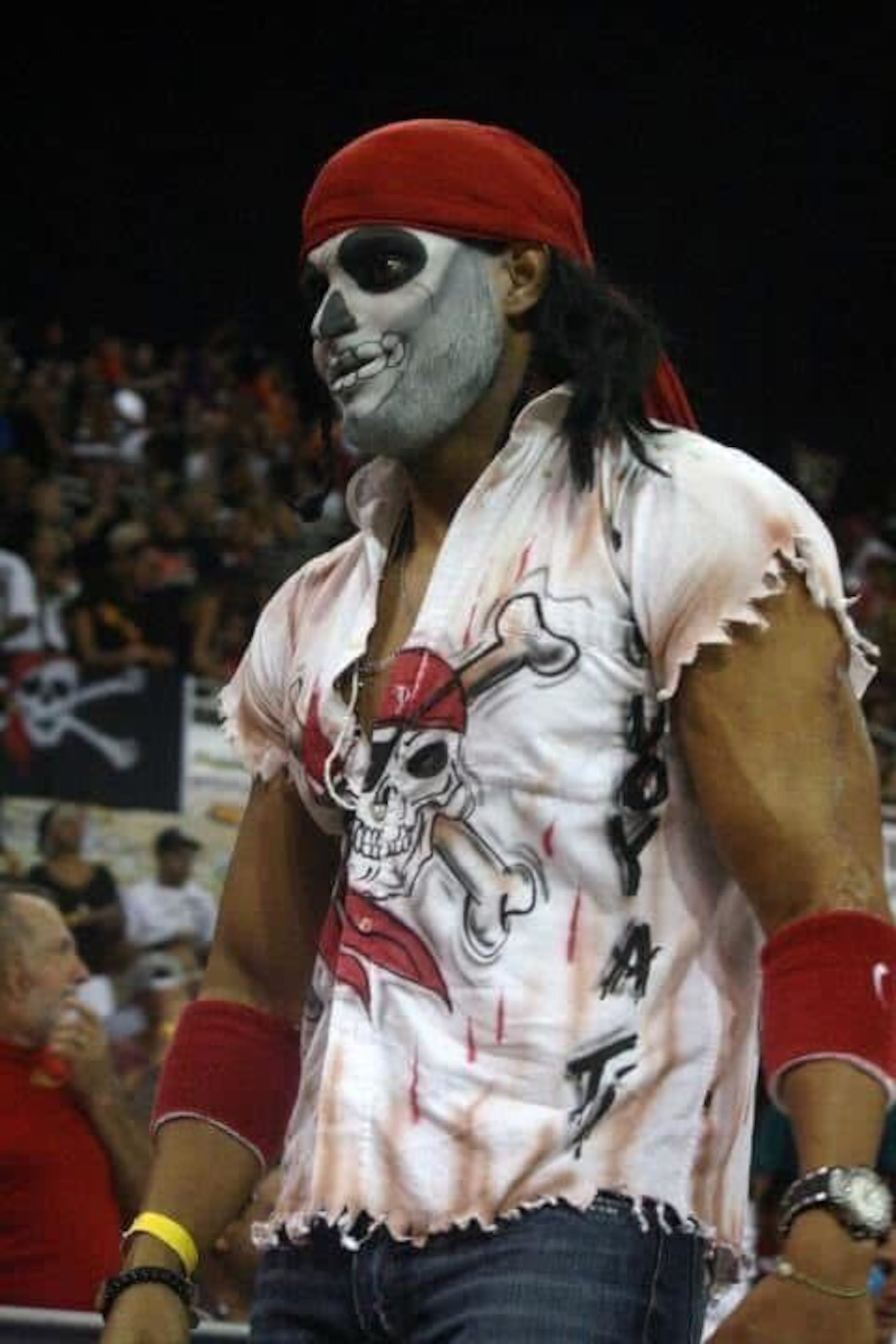 El Enmascarado Gigante como el Pirata Escondido.