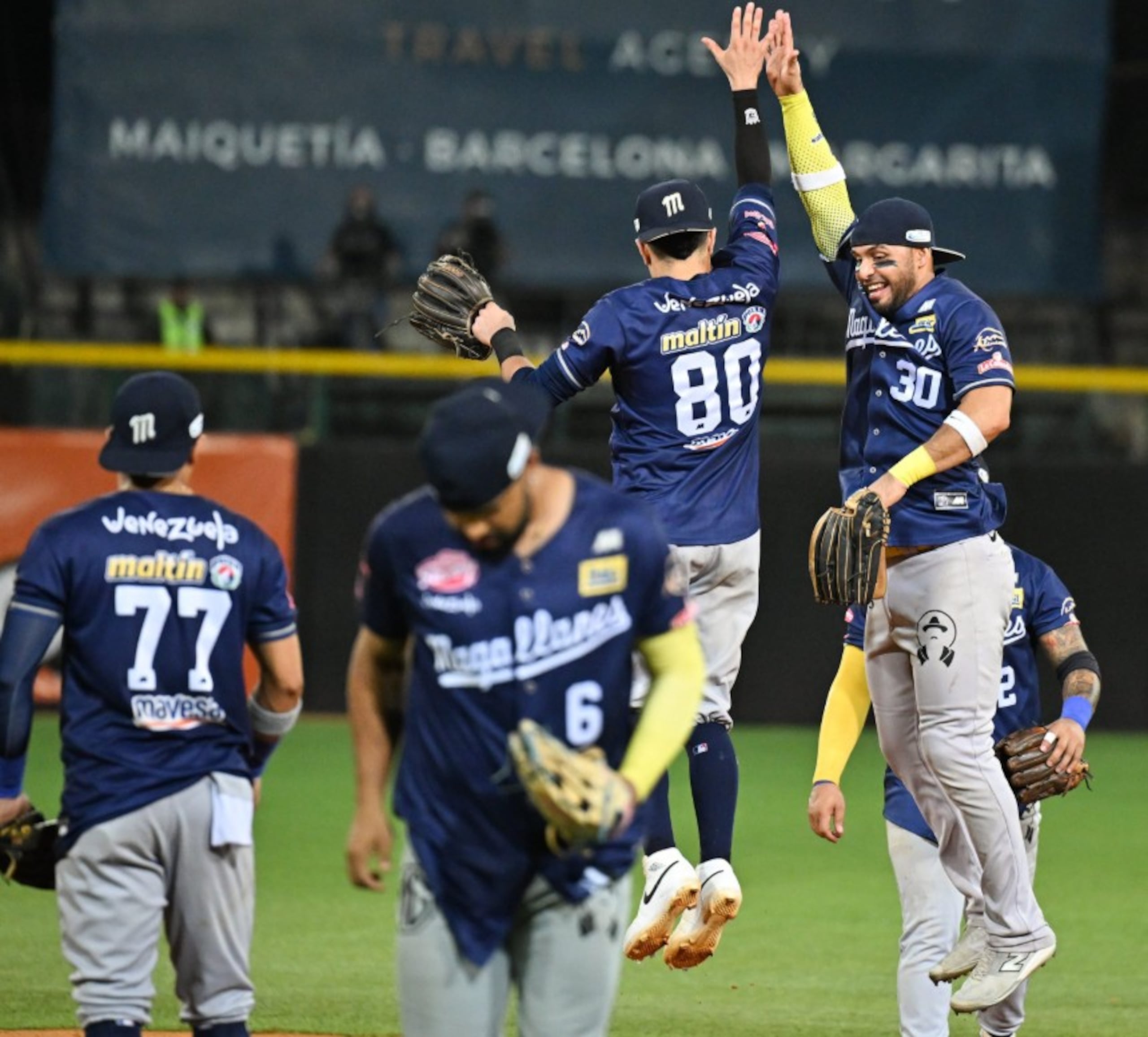Los Navegantes de Magallanes celebran su primera victoria en la final.
(X / @Navegantes_bbc)