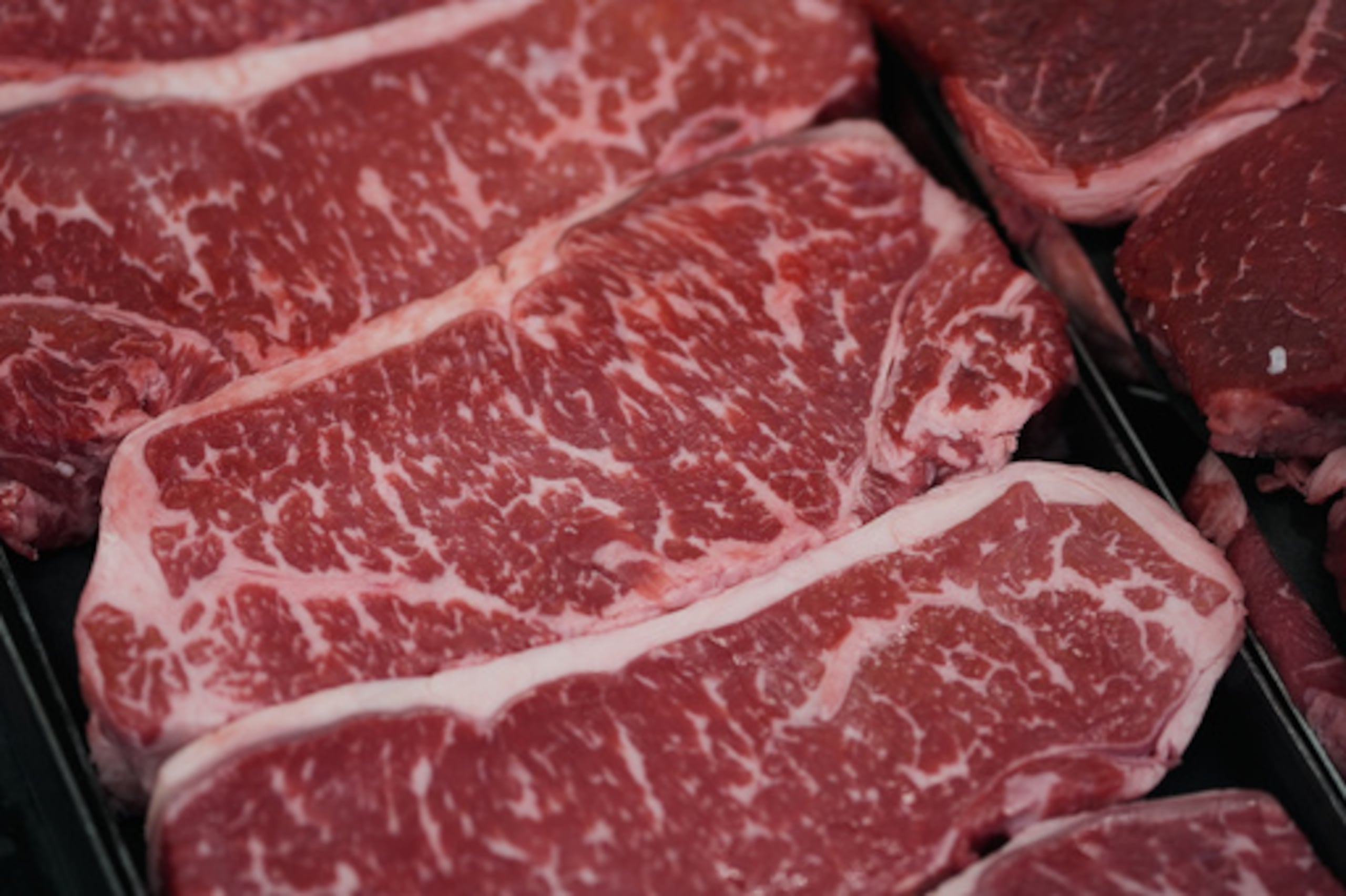 El Departamento de Justicia abrió recientemente una investigación antimonopolio en el sector del procesamiento de carne, que es manejada en su gran mayoría por cuatro grandes empresas.