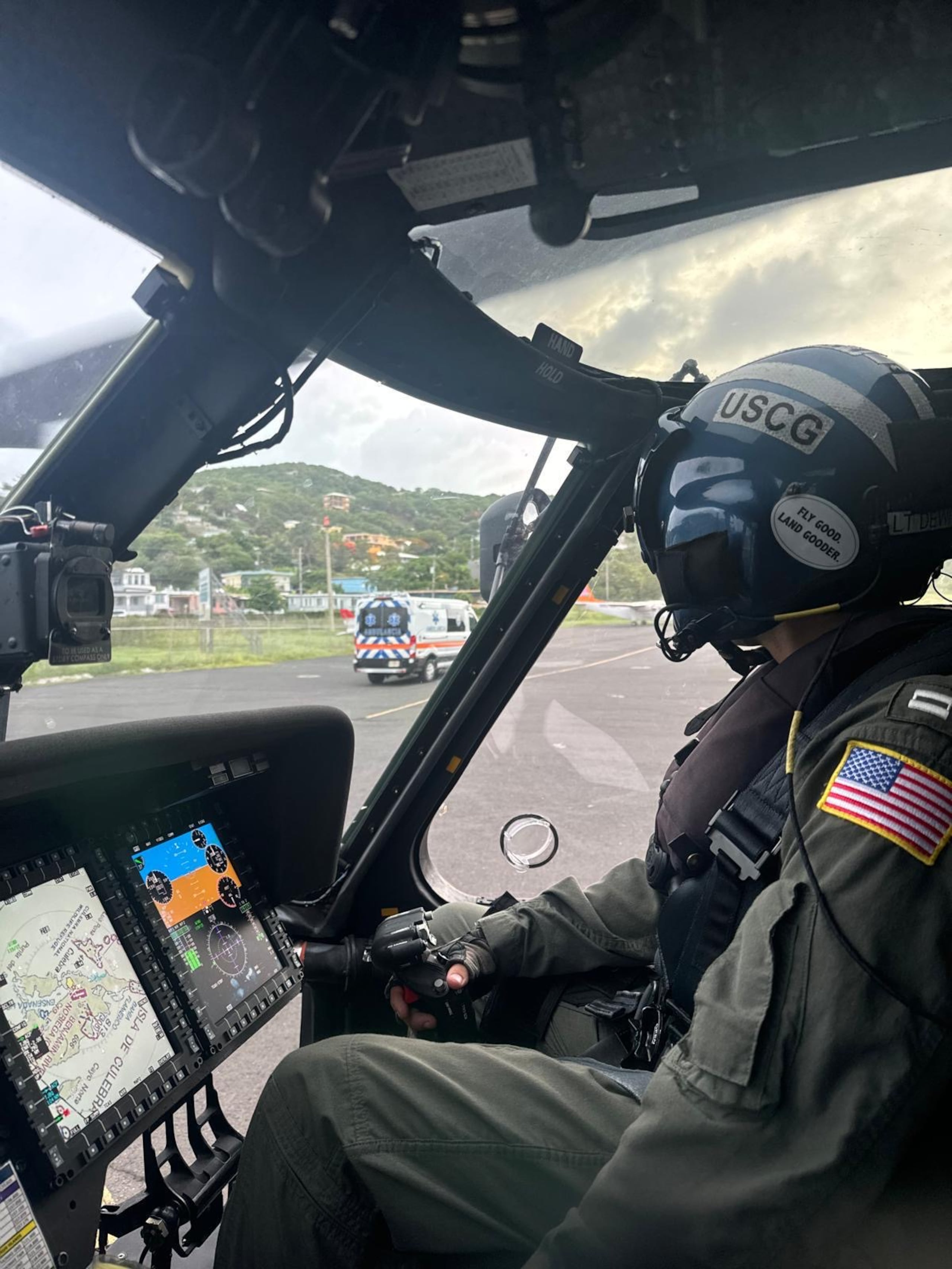 Se utilizó el helicóptero MH-60T Jayhawk de la Guardia Costera desde la Estación Aérea Borinquen para brindar asistencia de rescate.