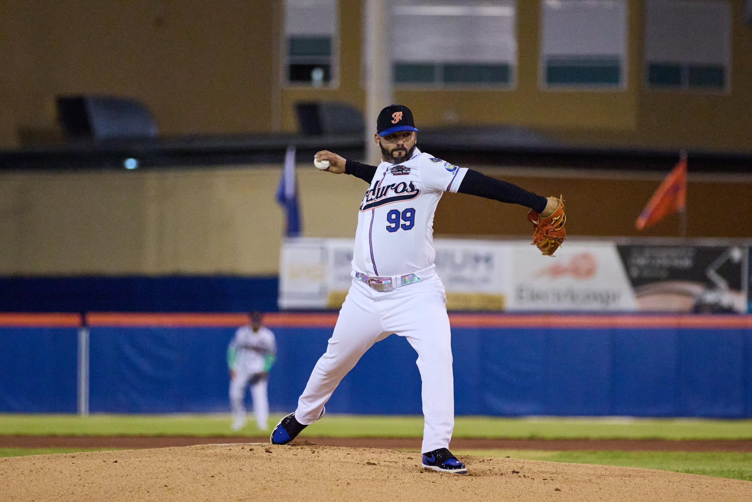 Jean Félix Ortega, el lanzador activo con más victorias en la pelota federativa, colocó su marca en 90-16, con 26 salvamentos.
