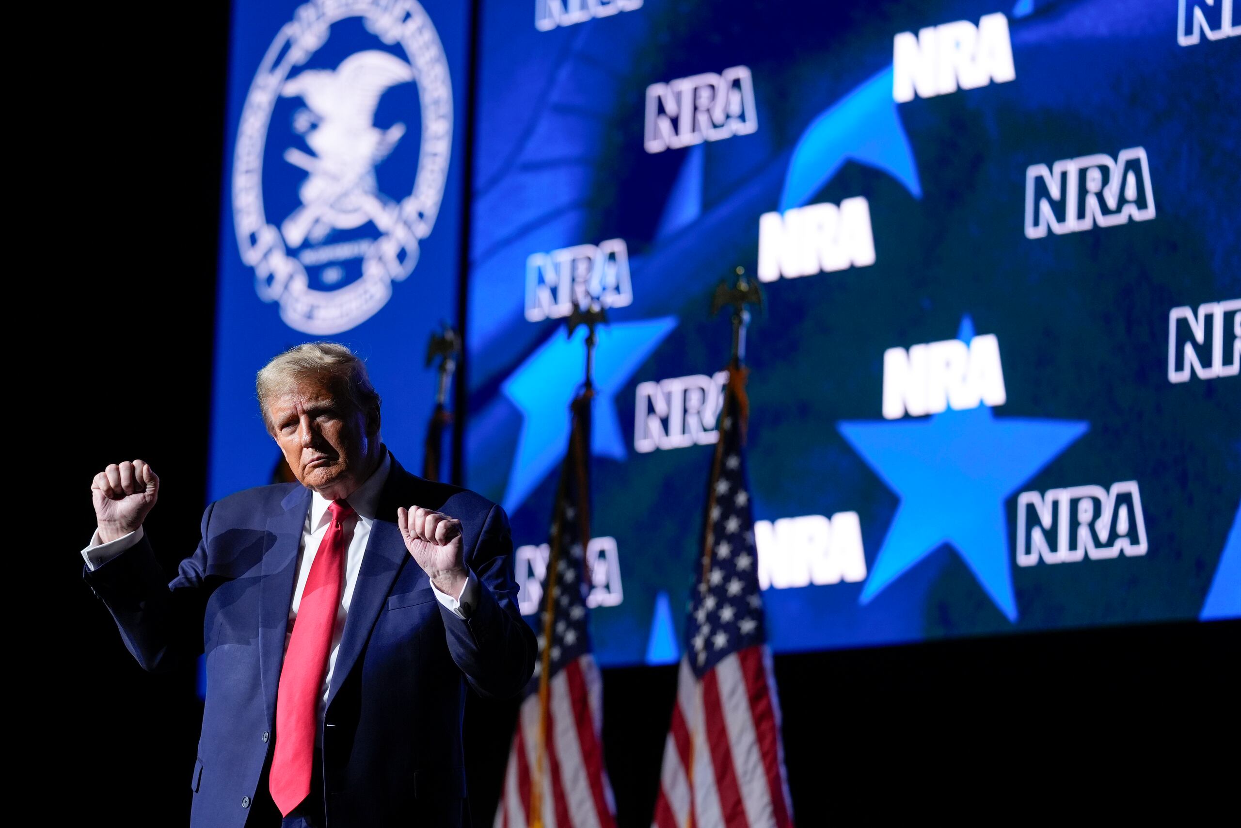 Trump reafirmó su apuesta decidida por los derechos a comprar y portar armas en EE.UU., una de las prioridades de parte de los votantes republicanos.