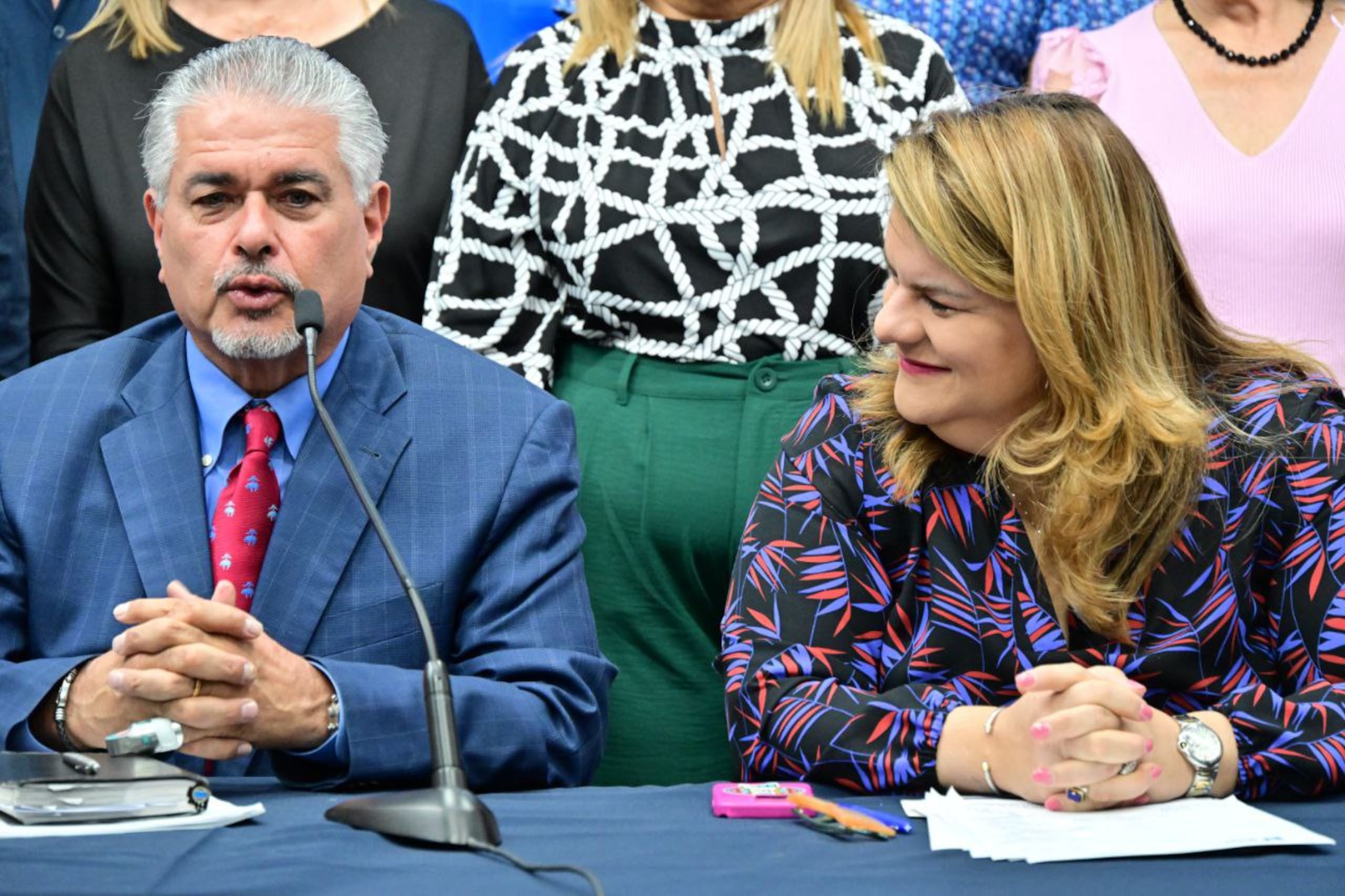 Jorge Santini (izquierda), aquí junto a la gobernadora Jenniffer González, fue alcalde de San Juan por tres términos y también fungió como vicepresidente del PNP por 12 años.