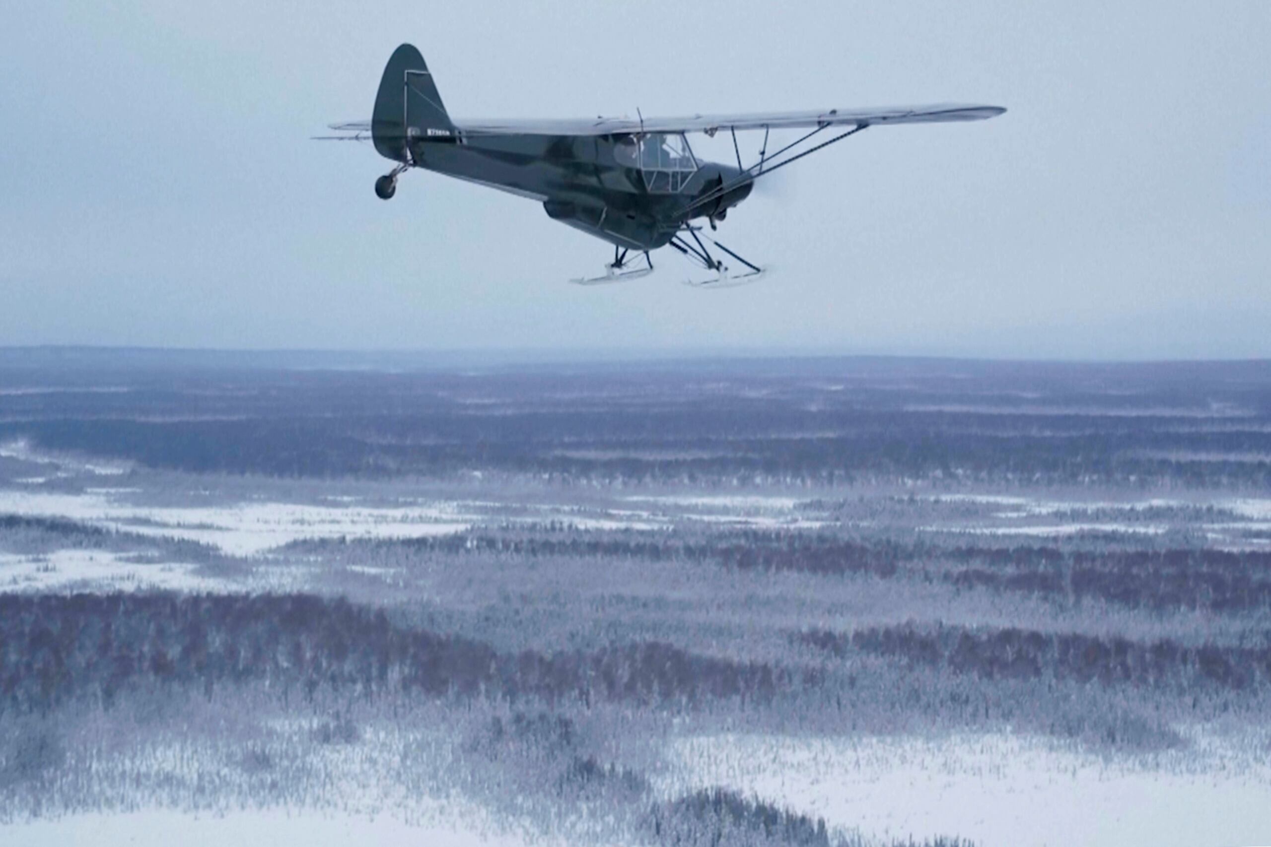 El avión turbohélice monomotor de Bering Air viajaba desde Unalakleet el jueves por la tarde con nueve pasajeros y un piloto, según el Departamento de Seguridad Pública de Alaska.