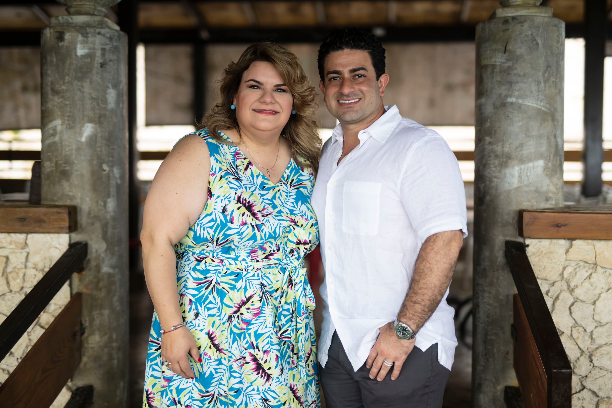 Jenniffer González junto a su esposo, José Yovin Vargas.