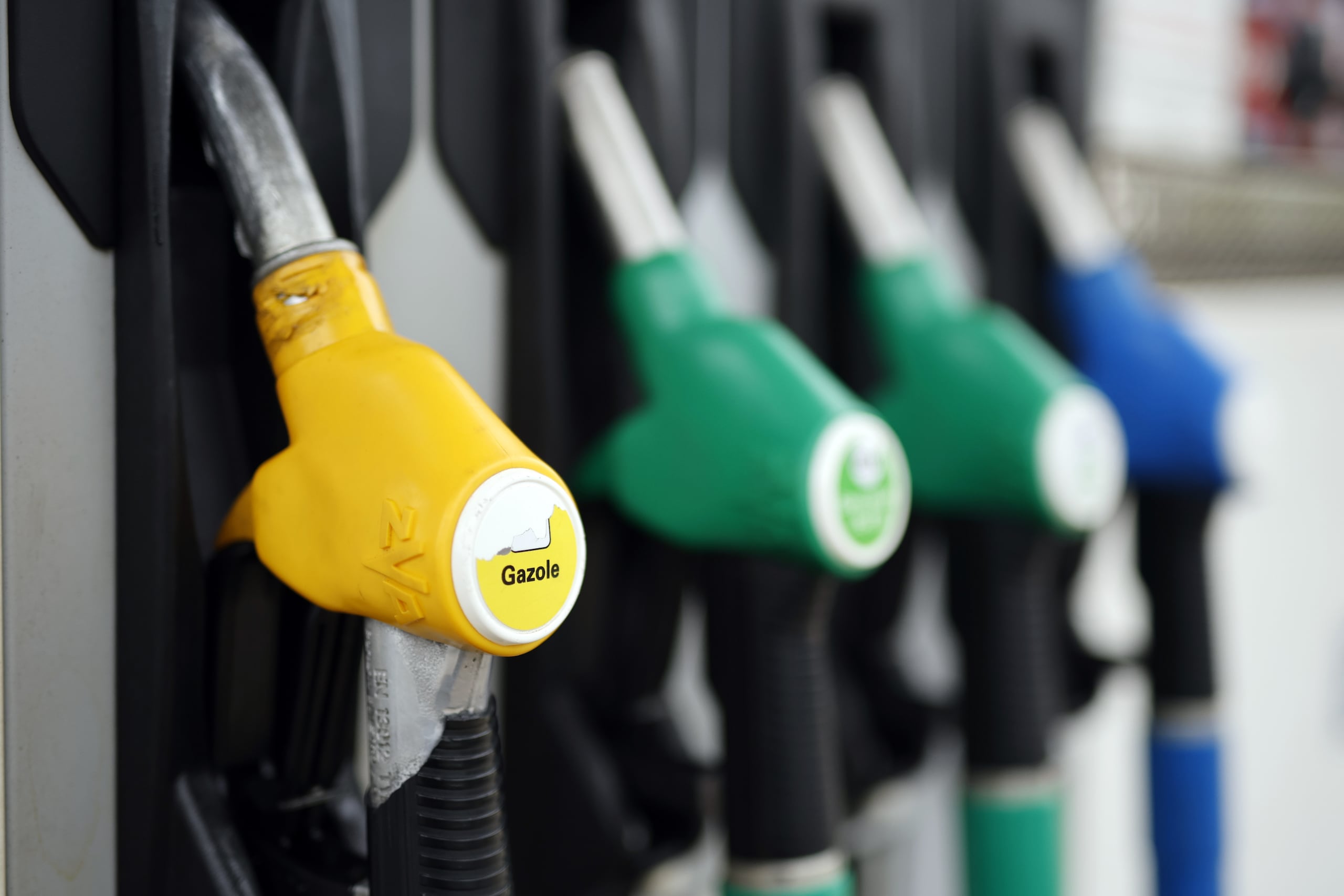 Después de subir con fuerza el día anterior, el barril de Brent para entrega en noviembre cayó un 2.14%, hasta los $104.32.