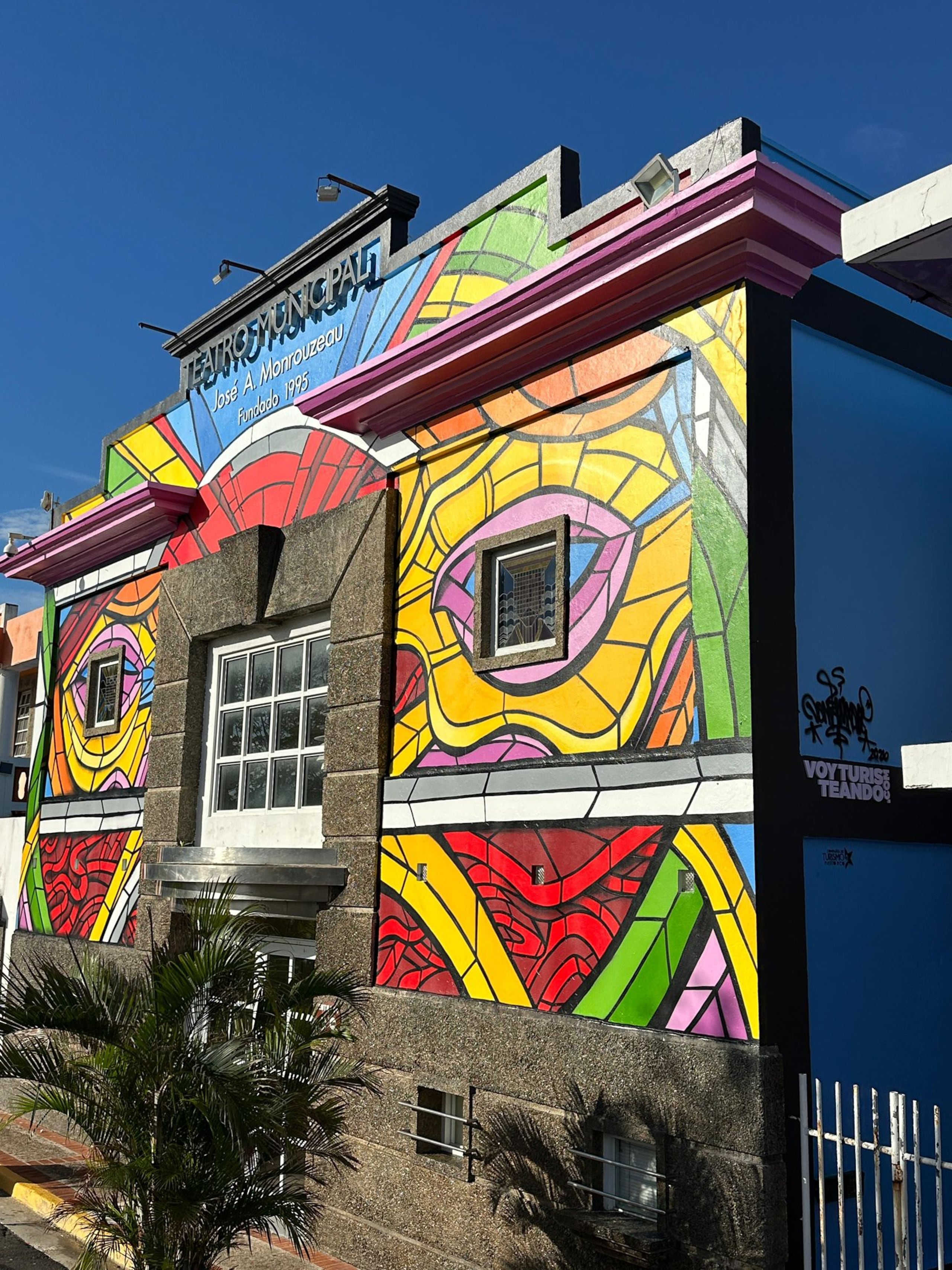 Completada la obra muralista inspirada en las Máscaras de Hatillo.