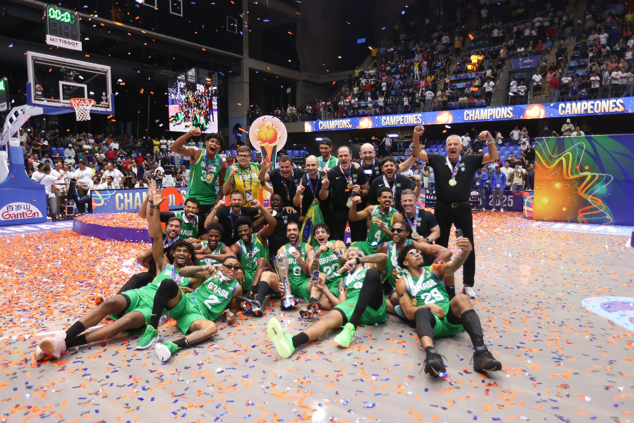 La selección de baloncesto de Brasil se proclamó campeona por quinta vez de la FIBA AmeriCup 2025, en Nicaragua, tras superar por 55-47 a Argentina. EFE/STR