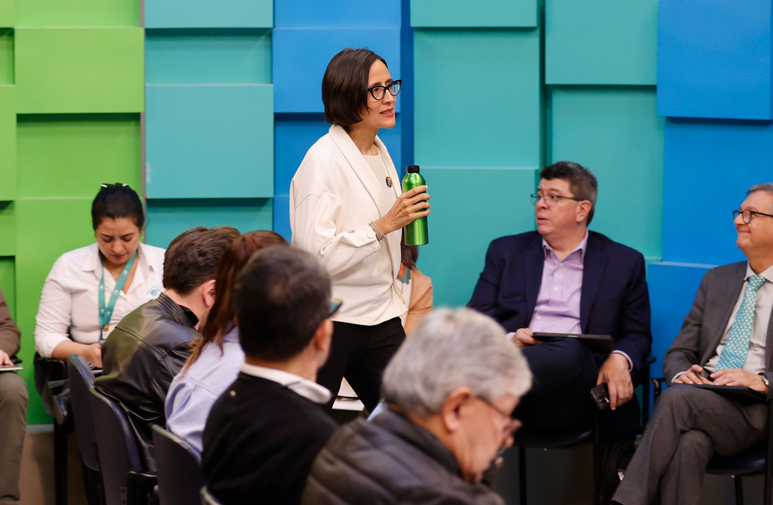 La ministra de Ambiente y Desarrollo Sostenible, Susana Muhamad, hablando durante una rueda de prensa este jueves en Bogotá, en Colombia. (EFE/ Mauricio Dueñas Castañeda)