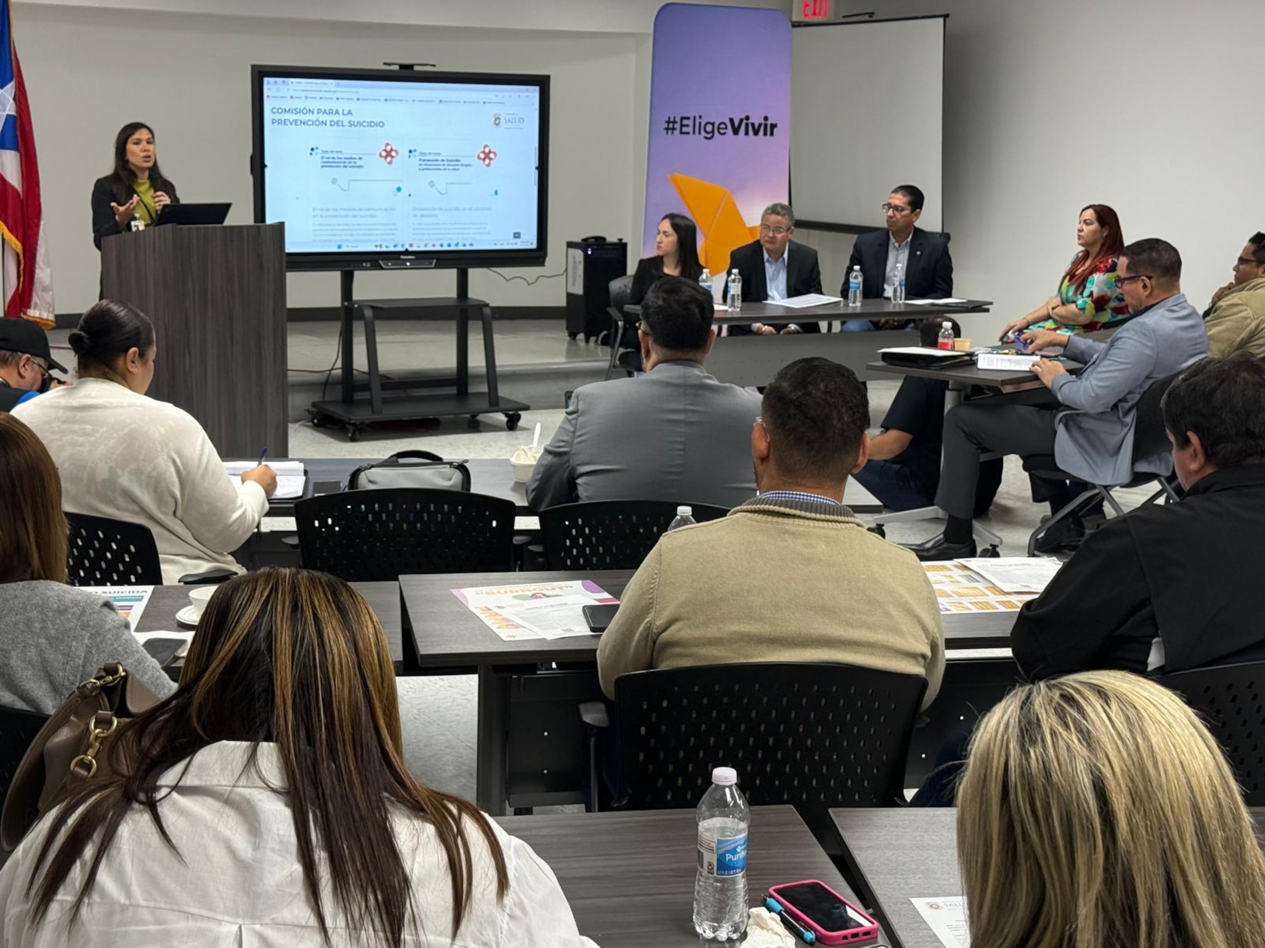 Conferencia de prensa sobre plataforma de prevención del suicidio, en el Departamento de Salud.
