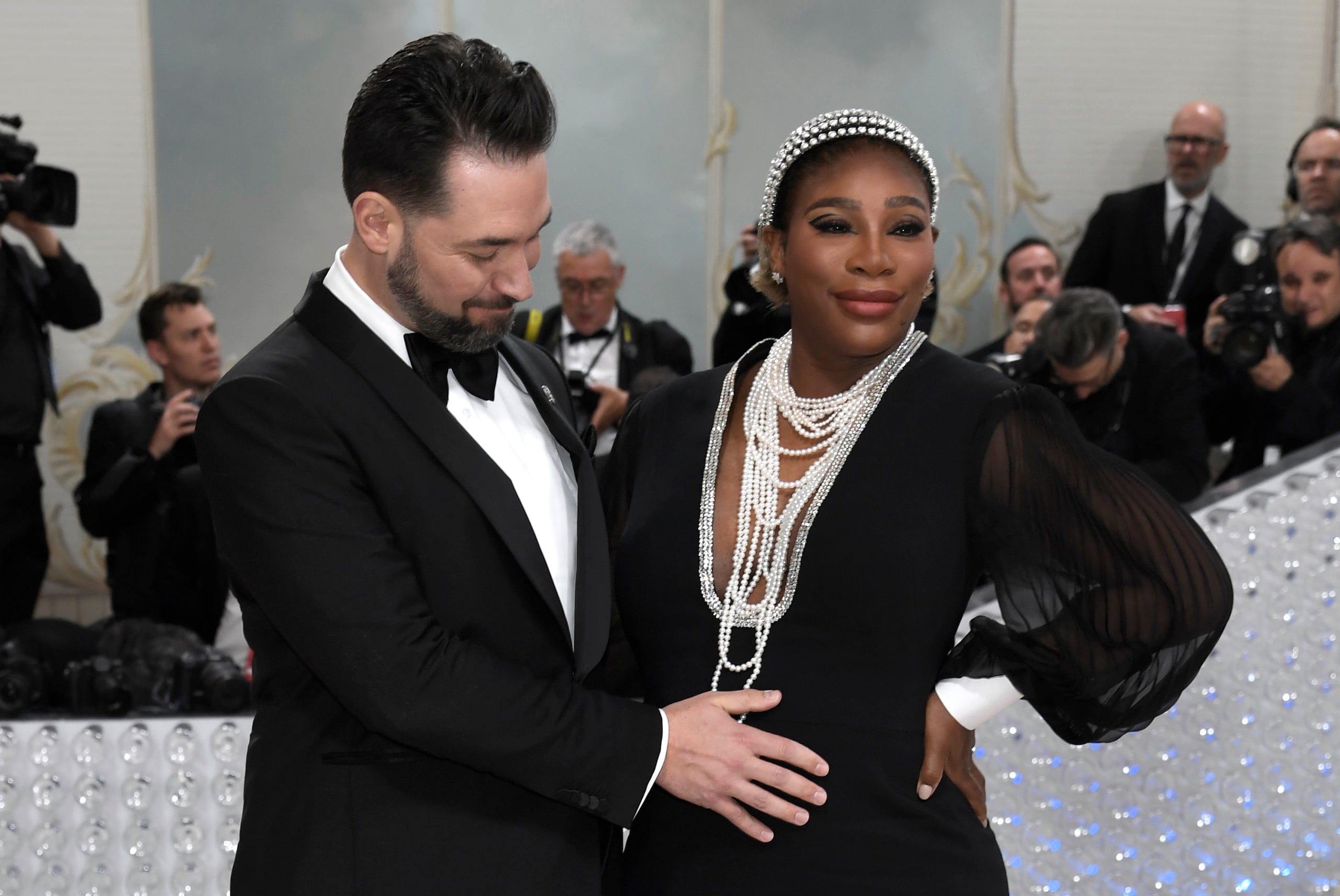 Alexis Ohanian, izquierda, y Serena Williams anunciaron su segundo embarazo en el Museo Metropolitano de Arte (Foto Evan Agostini/Invision/AP)