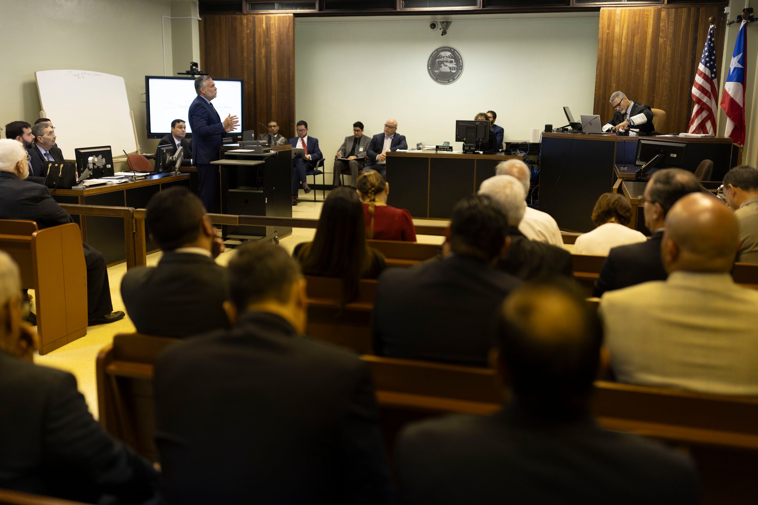 En la vista se presentaron 14 abogados.