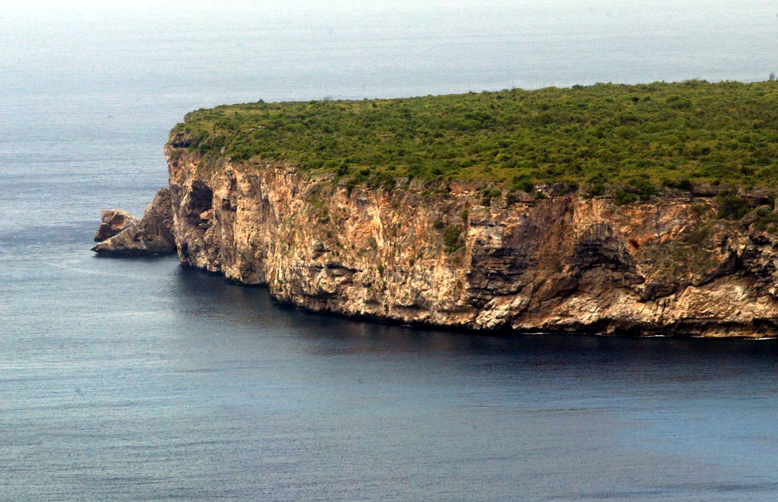 Mona es una isla que puede ser inhóspita y presenta grandes retos para los que allí llegan.