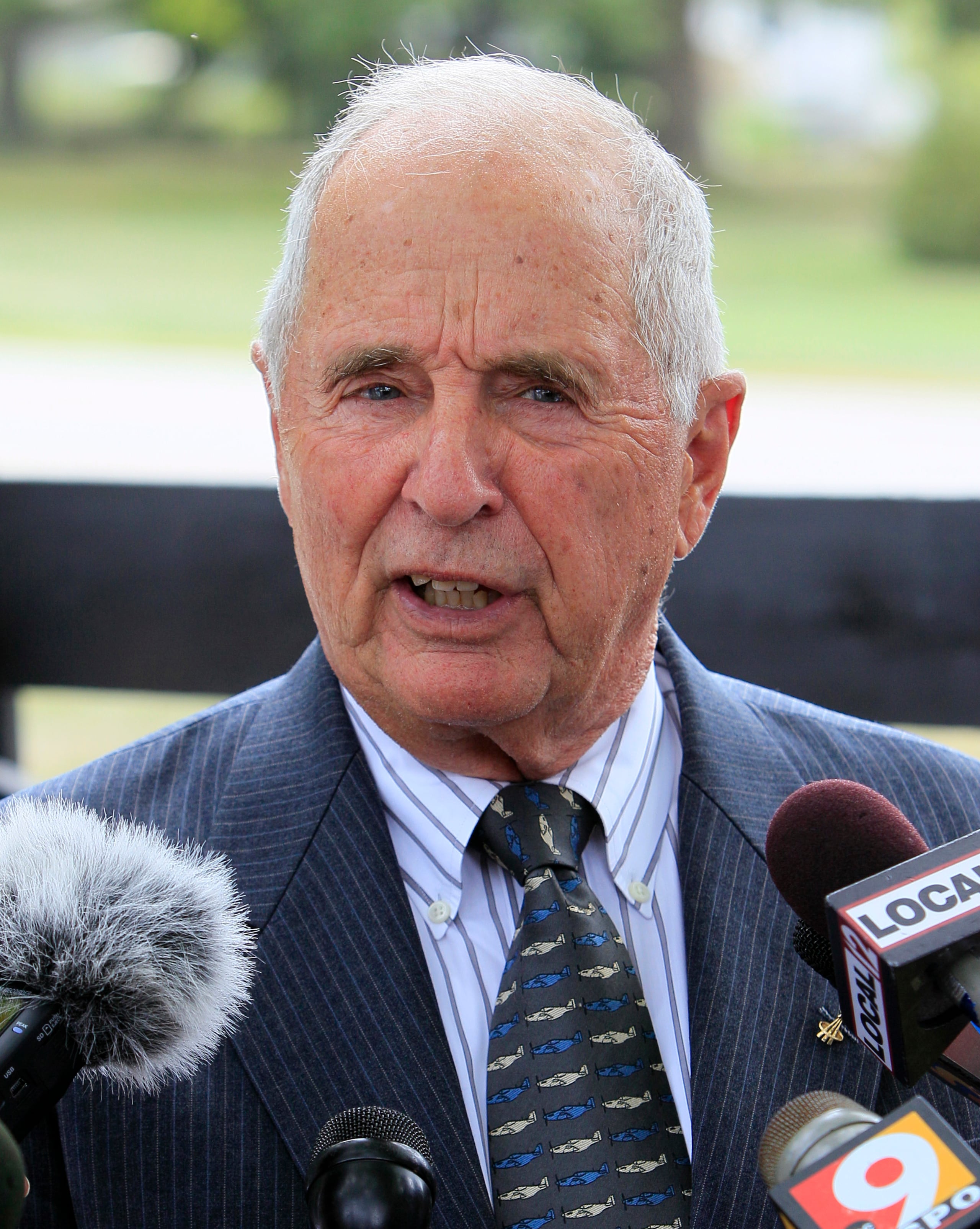 Amders, de 90 años, pilotaba un avión Beech A45, un avión antiguo fabricado en la década de los 50.