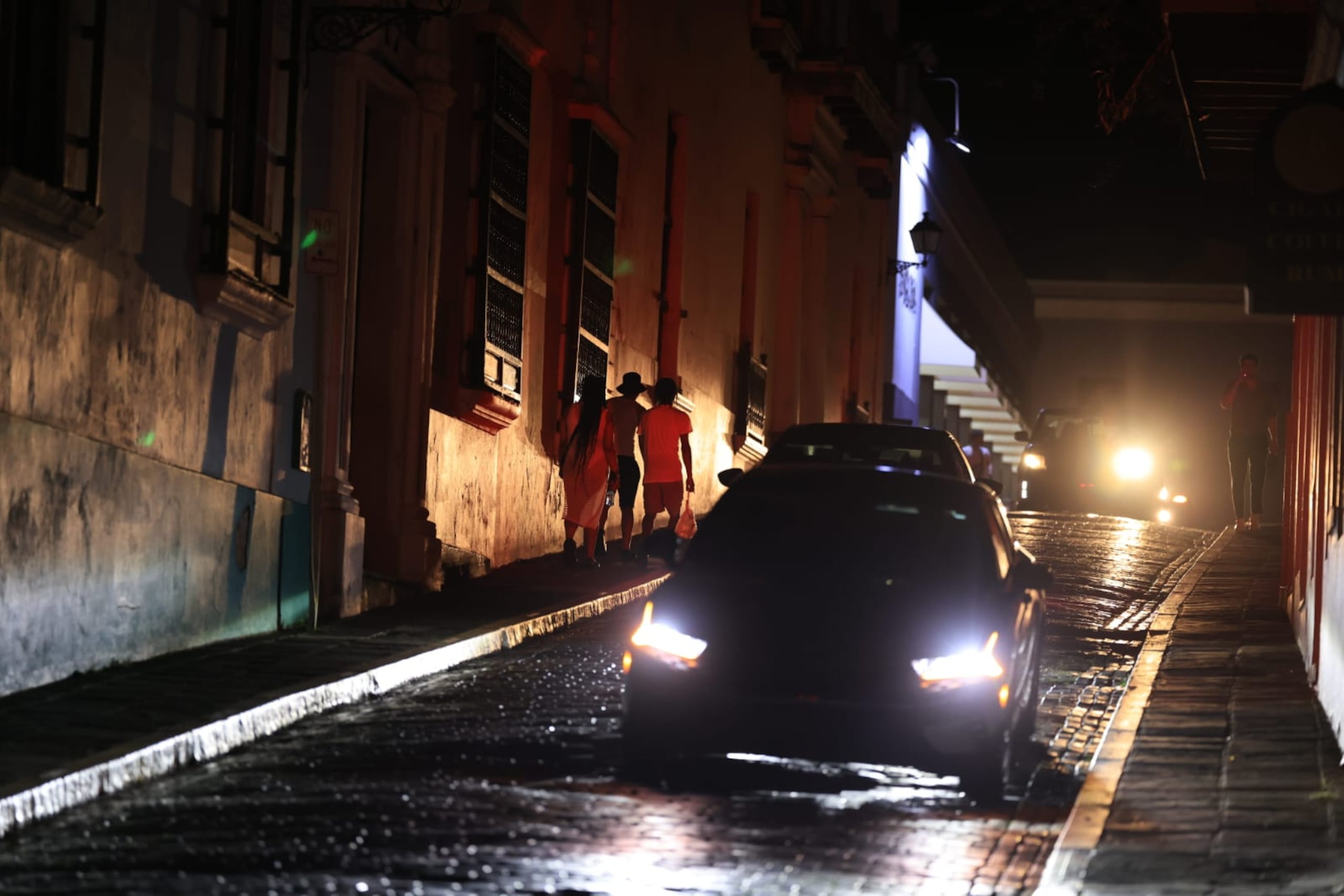 Puerto Rico continúa sufriendo una crisis de energía.