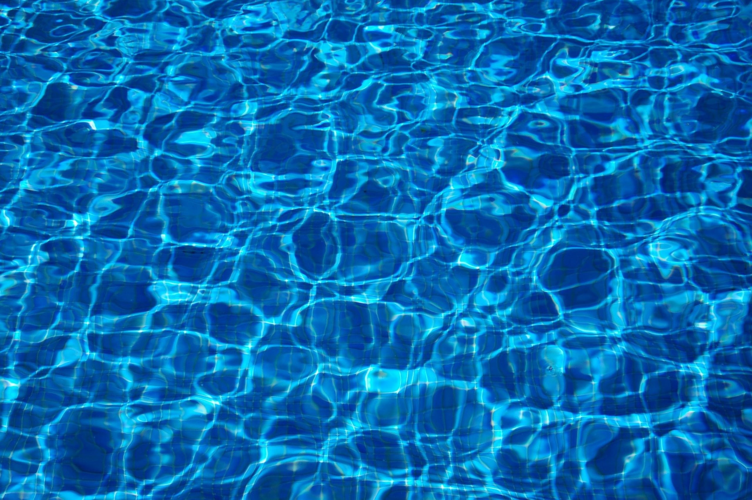 Imagen del agua en una piscina. (Archivo)