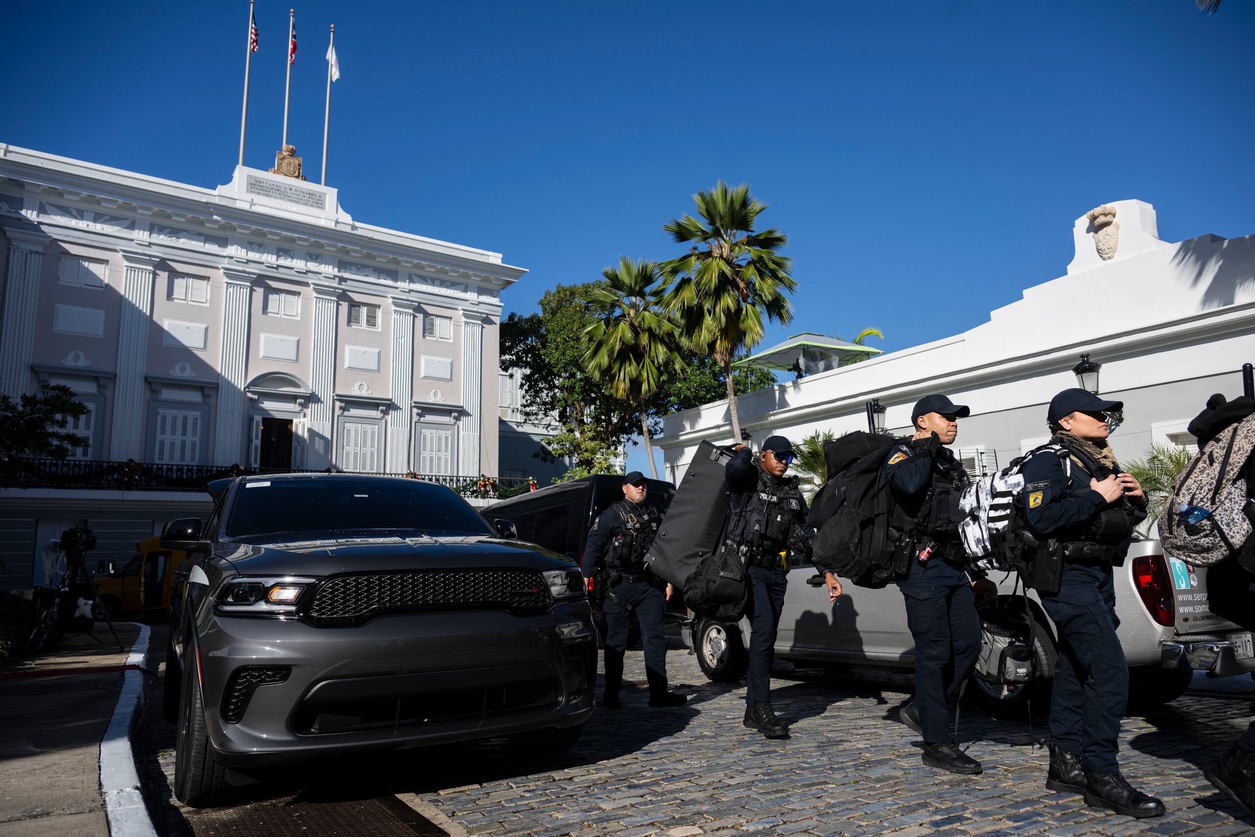 Actos protocolares de toma de posesión de la gobernadora entrante por el Partido Nuevo Progresista (PNP) Jenniffer González Colón, quien tras juramentar en El Capitolio en horas de la mañana caminaría hasta el Palacio Santa Catalina, La Fortaleza, en el Viejo San Juan.